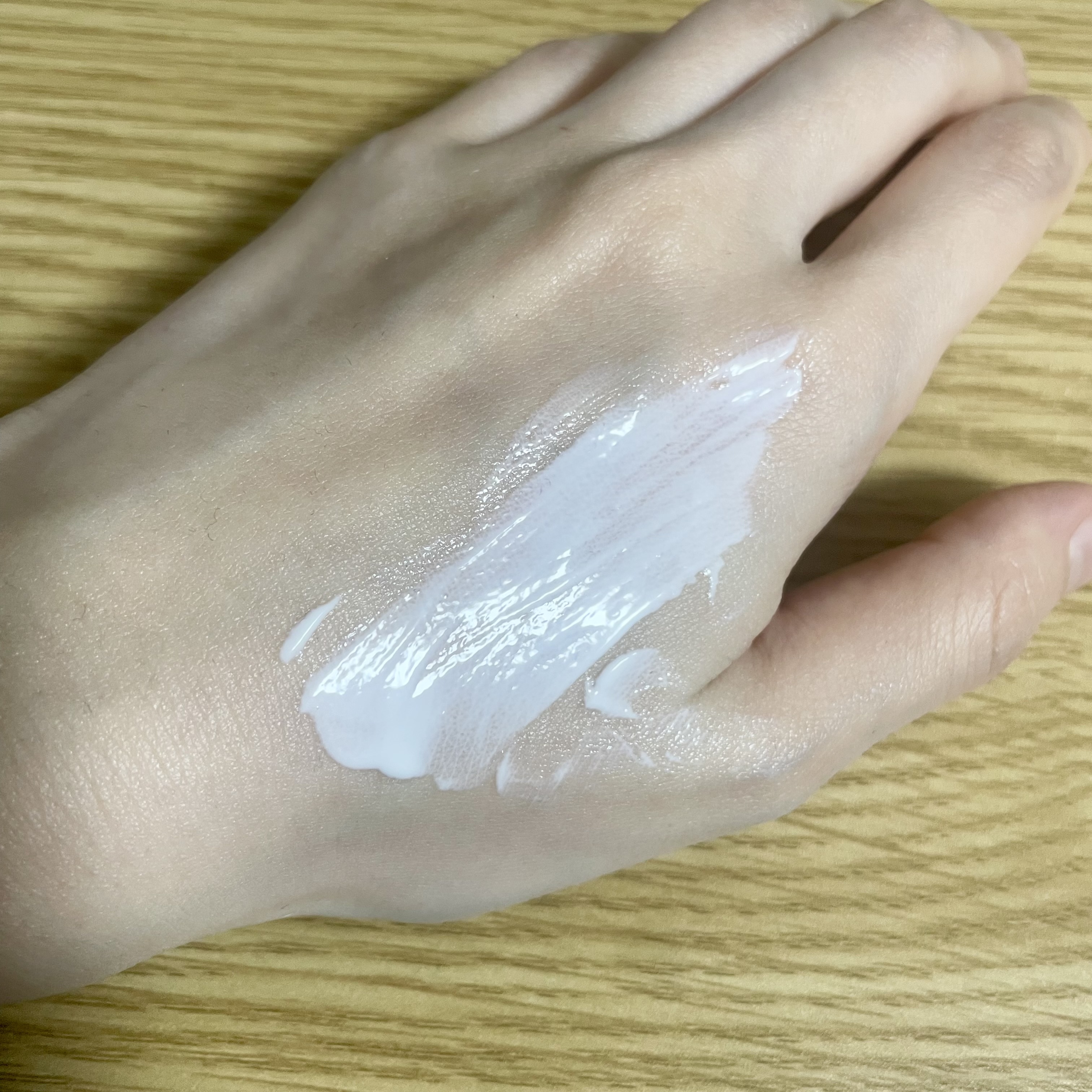 ヒアルーシカ ウォーターフィット サンセラム/SKIN1004/日焼け止めローションを使ったクチコミ（3枚目）