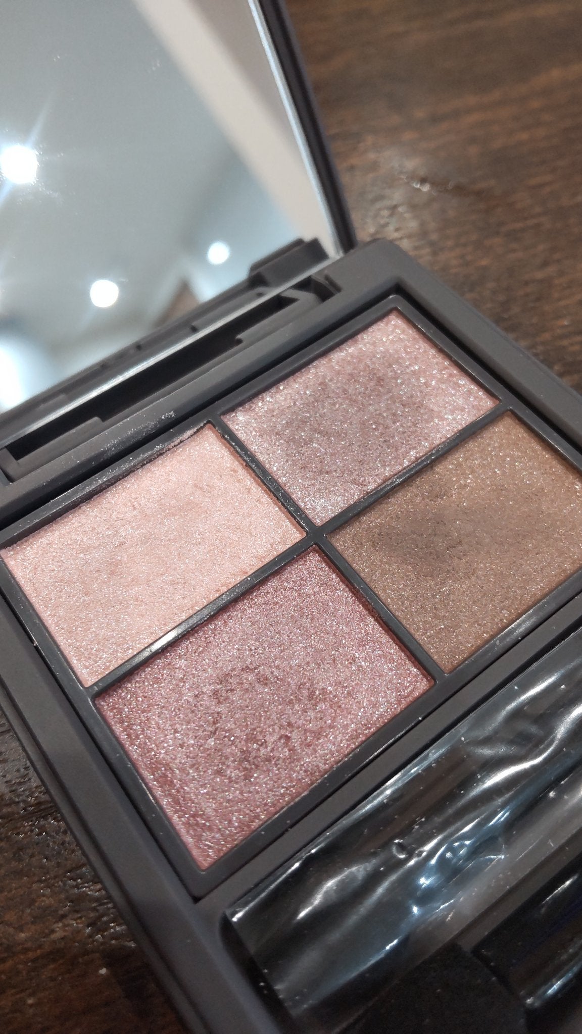 アンノウンアイズ/STEIASUR(ステイアシュール)/アイシャドウパレットを使ったクチコミ(1枚目)