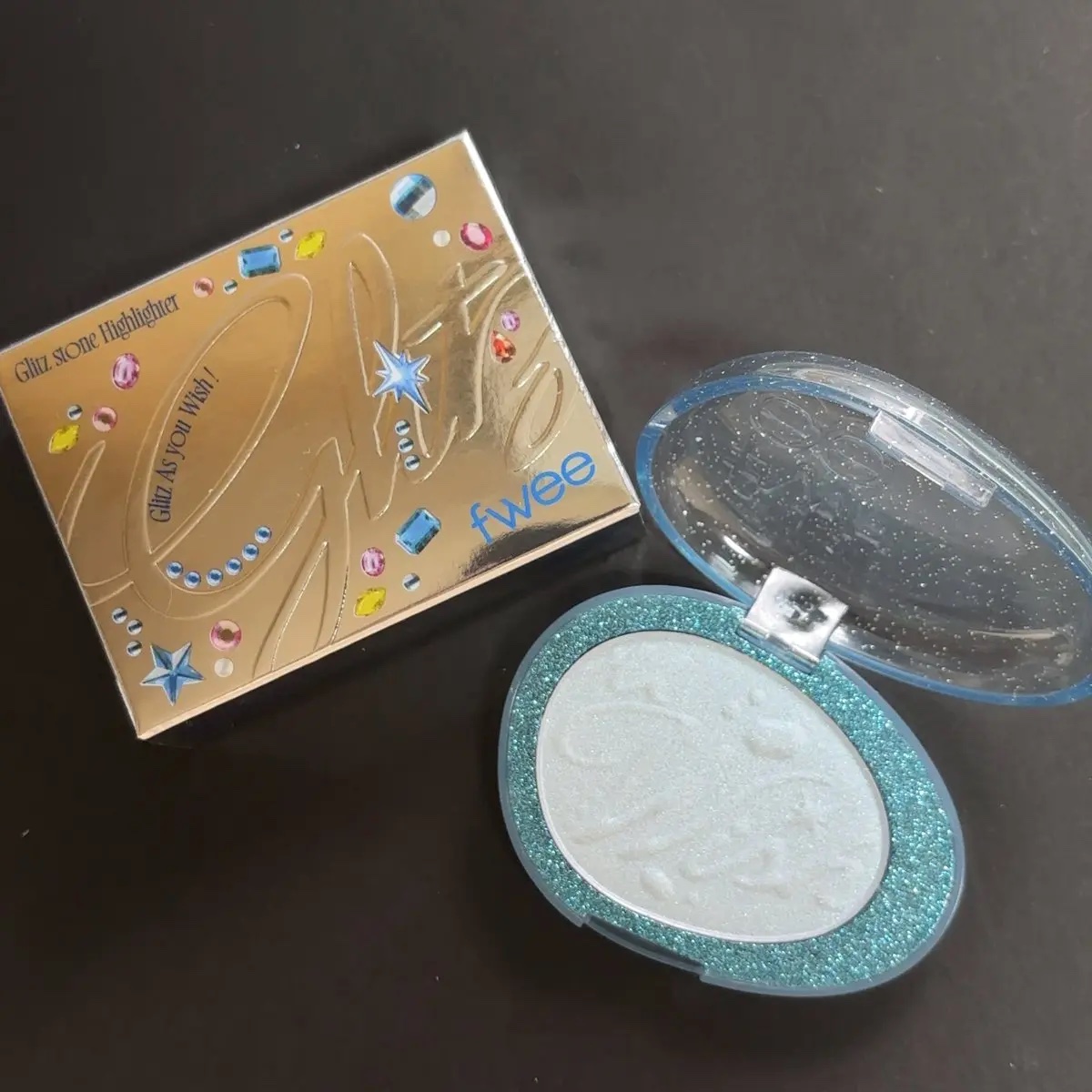 フィー グリッツストーンハイライター HL03 マリンベイビー/fwee/パウダーハイライトを使ったクチコミ（1枚目）