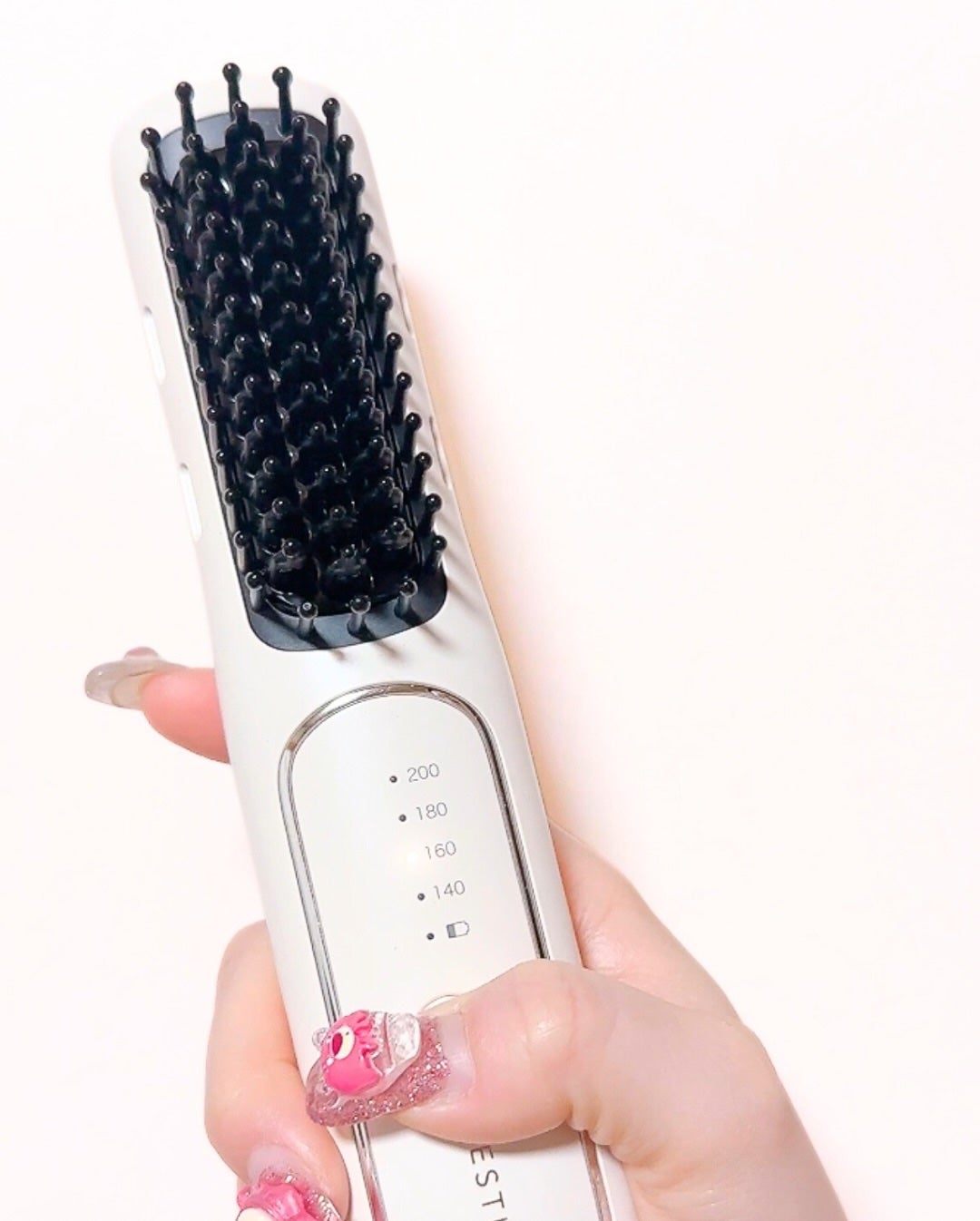 充電式 スタイリング ヒーターブラシ/FESTINO/ヒートブラシを使ったクチコミ(2枚目)