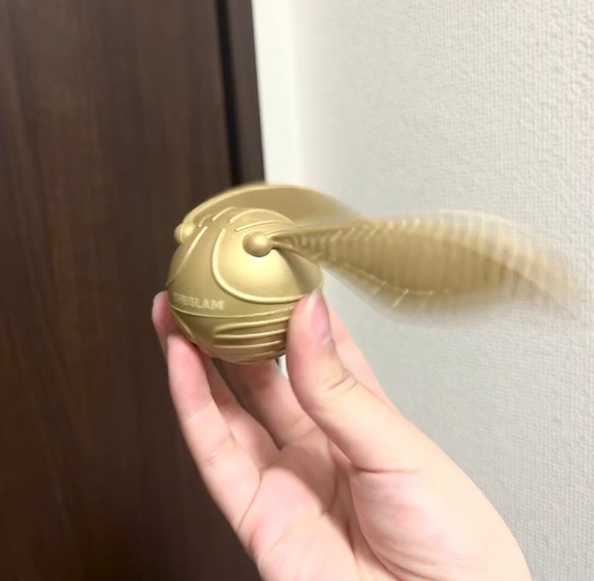Golden Snitch Highlighter/SHEGLAM/パウダーハイライトを使ったクチコミ(7枚目)