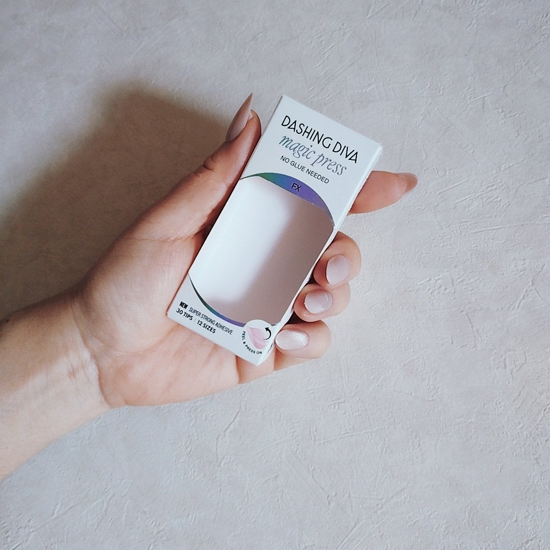 mcgroupakiko on LIPS 「指先が華やかだと自己満足できるので、セルフネイル派です。仕事が..」(7枚目)