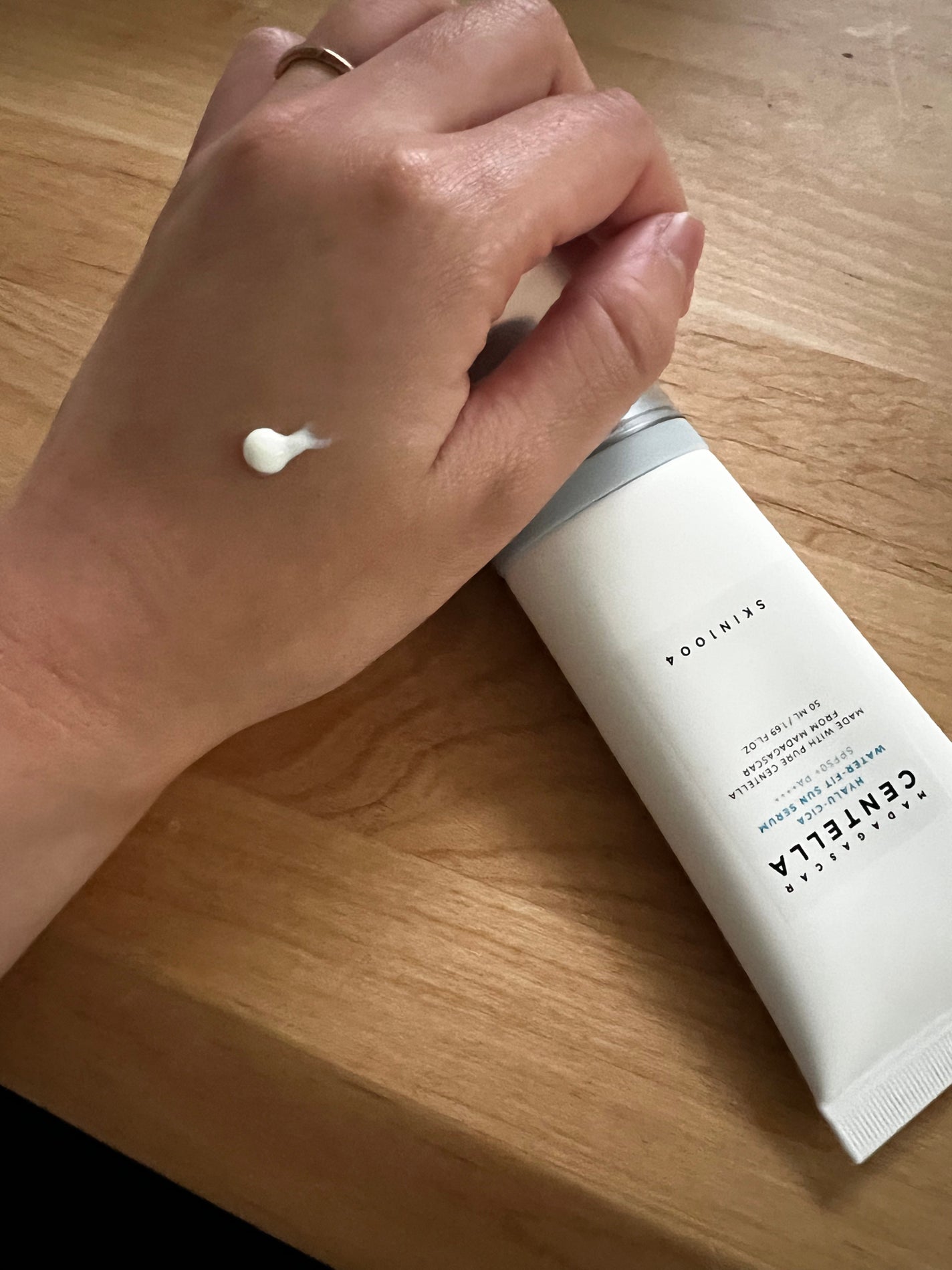 ヒアルーシカ ウォーターフィット サンセラム/SKIN1004/日焼け止めローションを使ったクチコミ(2枚目)