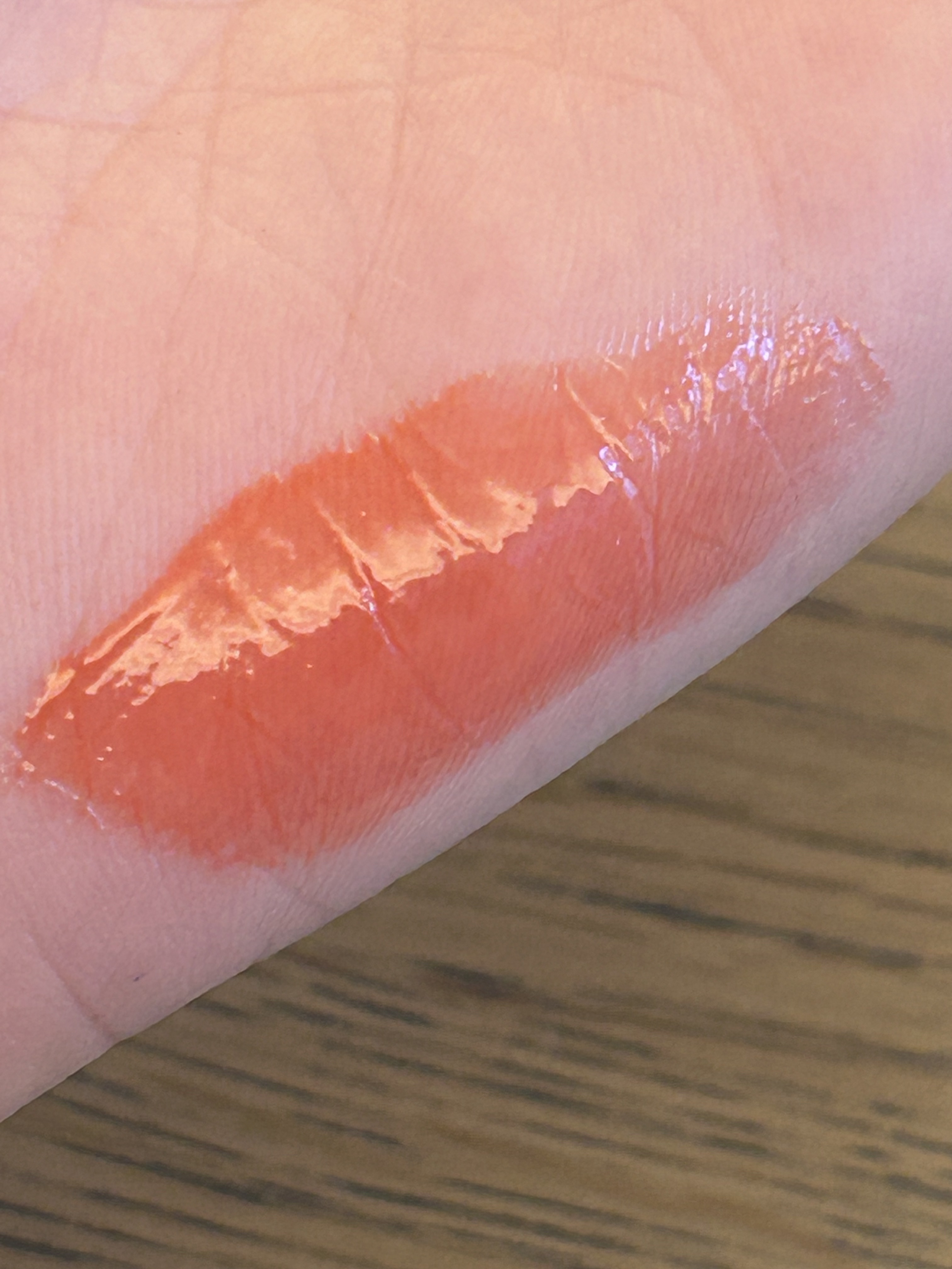 フィー 3Dボリューミンググロス B02 ソルベ 70%/fwee/リップグロスを使ったクチコミ（2枚目）