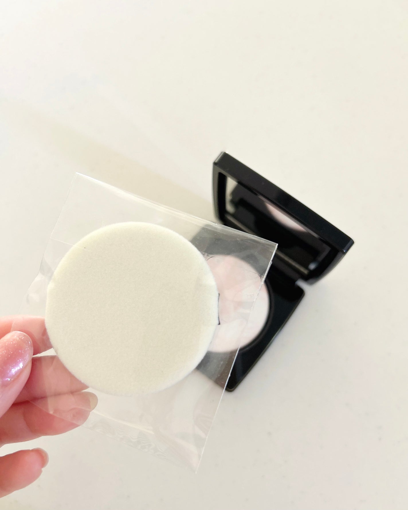 シアーフィニッシュ ブラーリング パウダー/BOBBI BROWN/プレストパウダーを使ったクチコミ(4枚目)