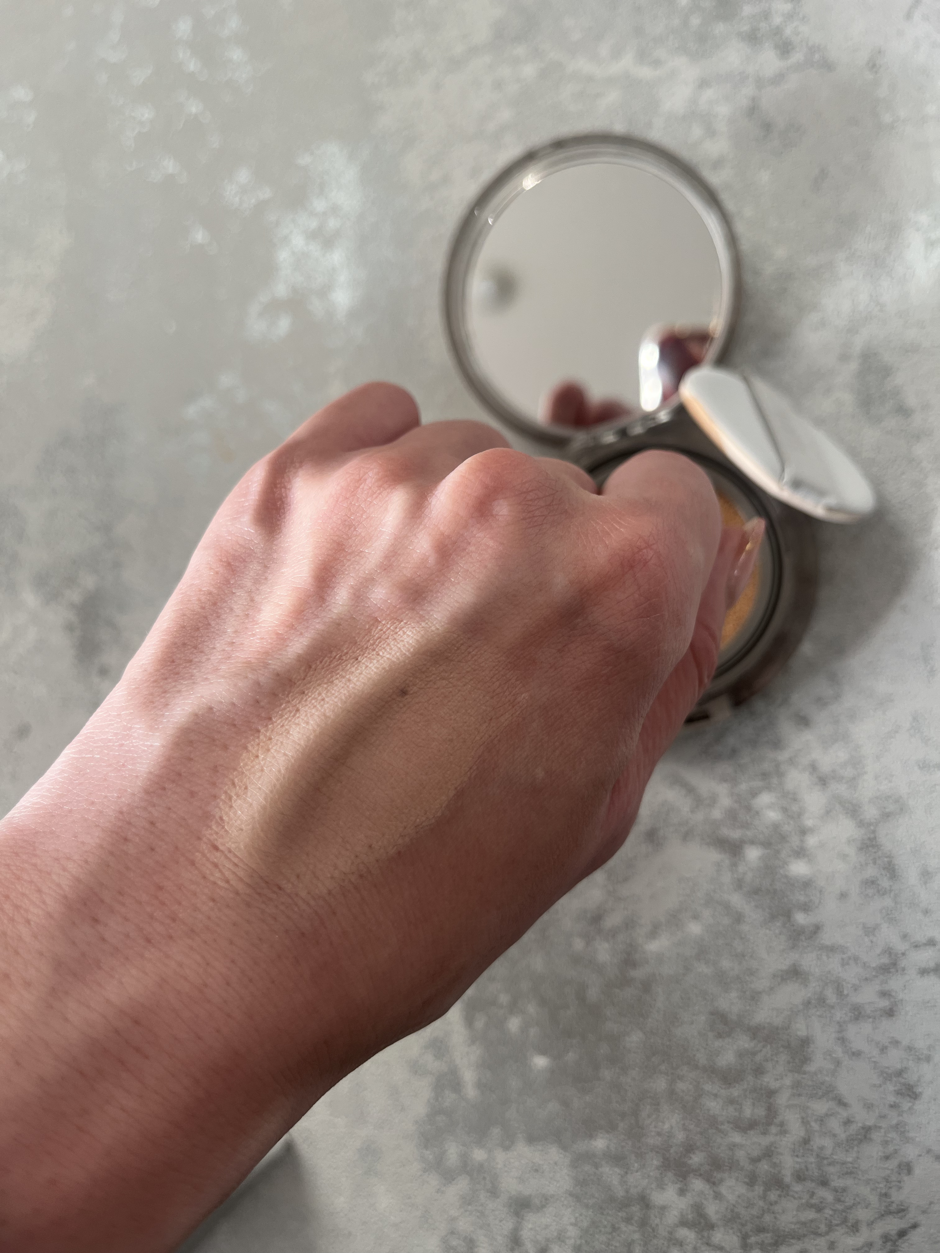 ブラーカバークッション/LUNA/クッションファンデーションを使ったクチコミ（3枚目）