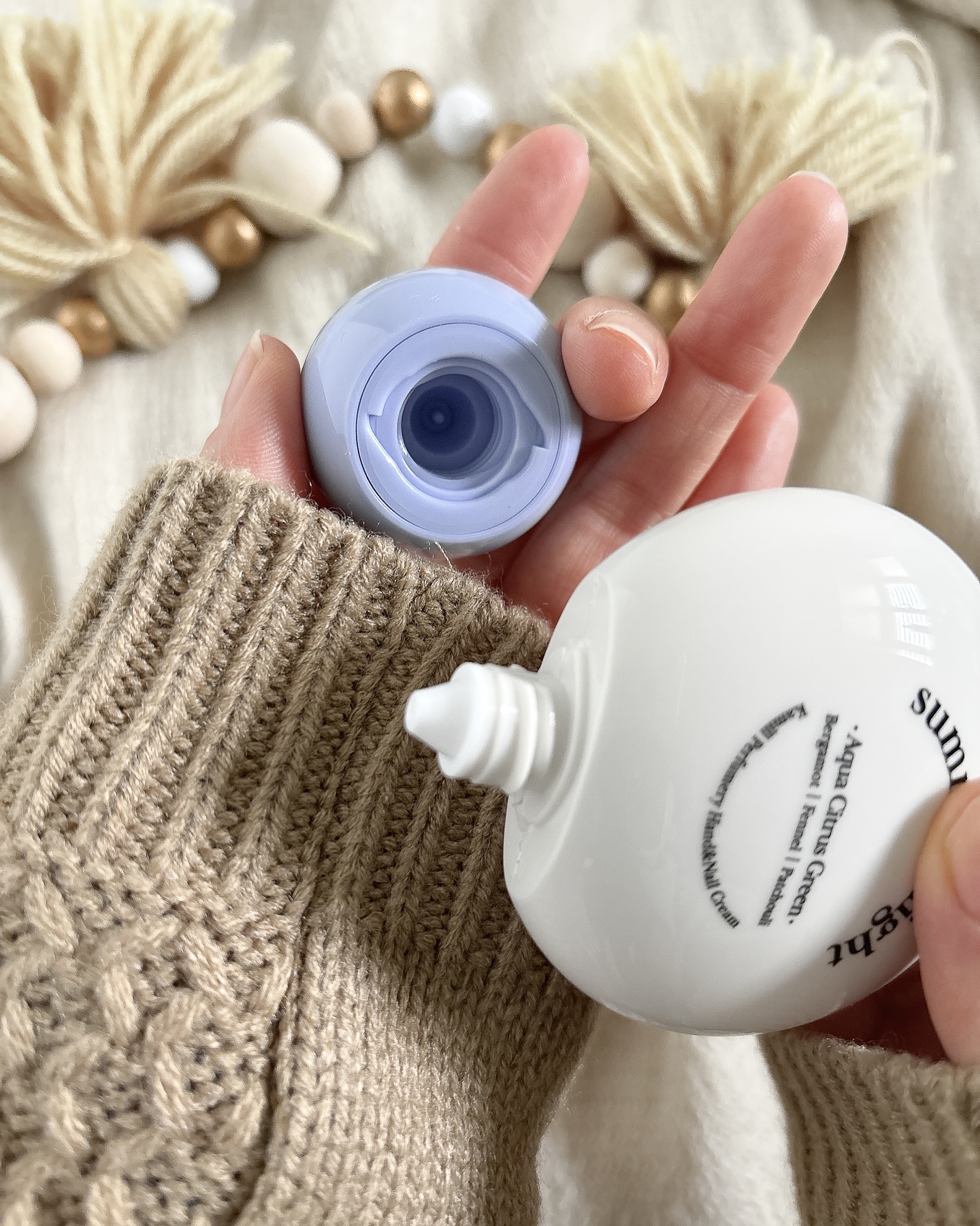 パフューマリー ハンド＆ネイルクリーム サマーナイト 50ml/カミール/ハンドクリームを使ったクチコミ（3枚目）