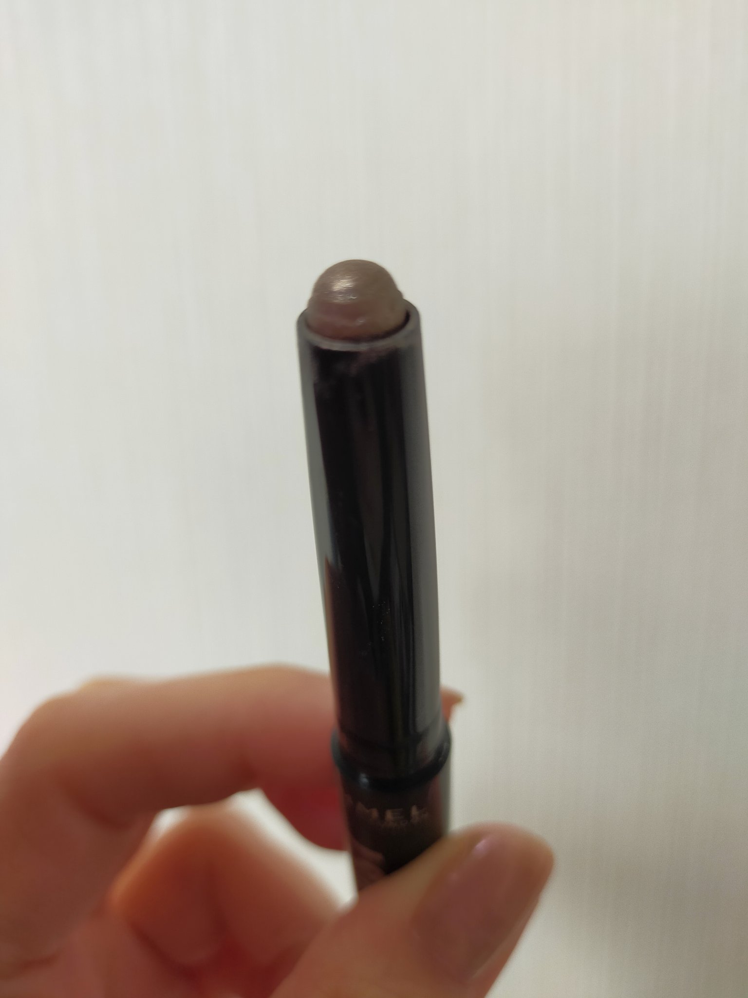 ワンダー ラスト アイシャドウ スティック/リンメル ロンドン/スティックアイシャドウを使ったクチコミ（1枚目）