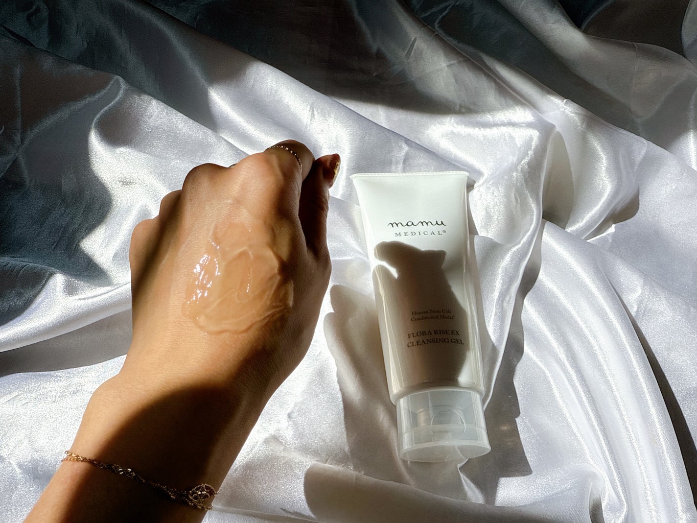 MISAKI on LIPS 「✔︎フローラライズEXクレンジングジェル使うたび潤いみなぎる..」(3枚目)