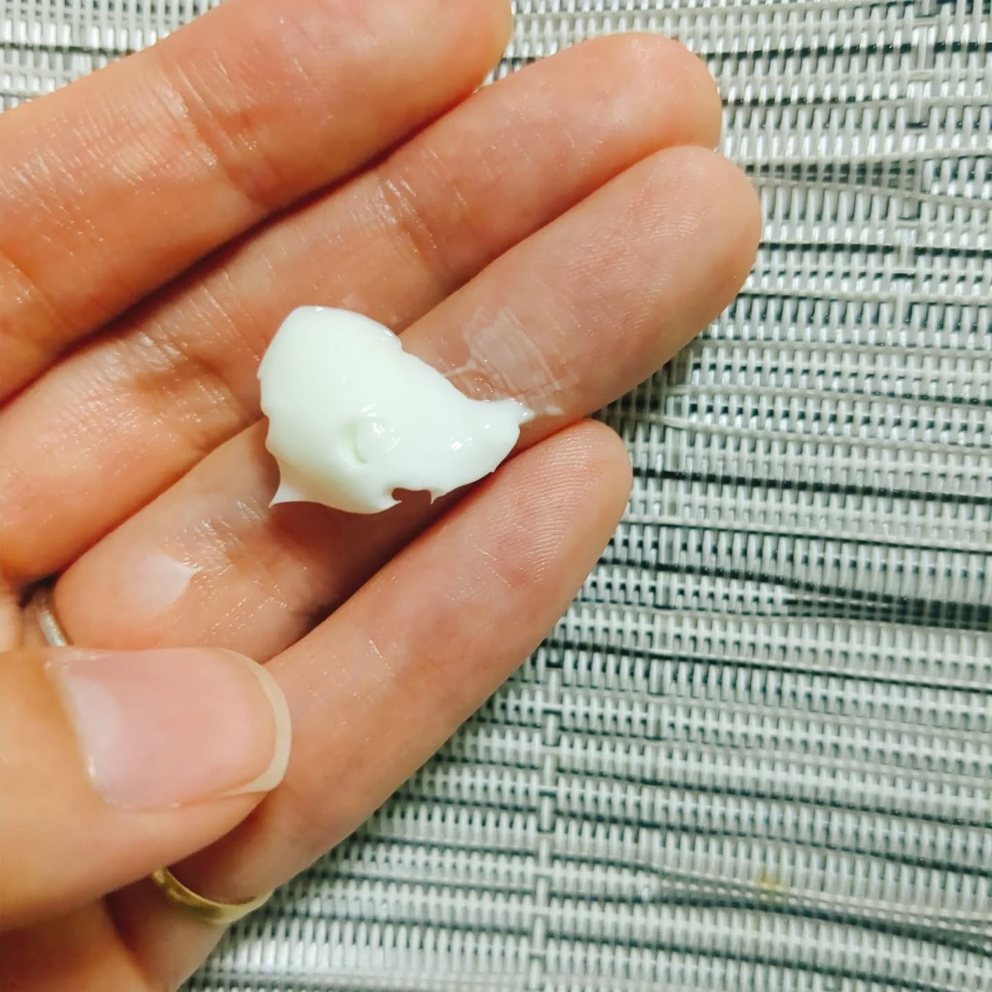 グラスーン　グルタブライト　ＶＣ　リフタンクリーム/GLASSOON/フェイスクリームを使ったクチコミ（3枚目）