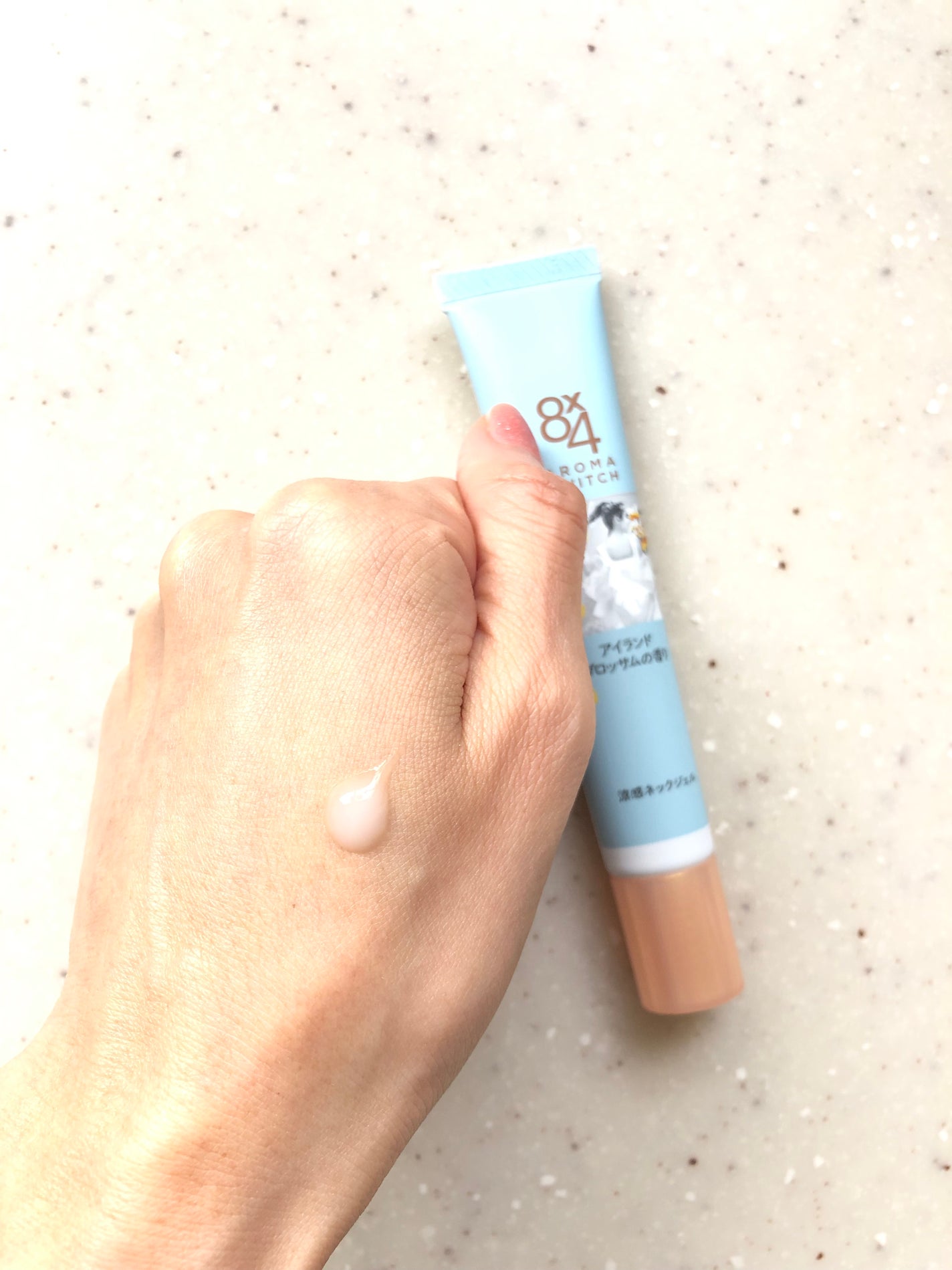 8x4 アロマスイッチ 涼感ネックジェル アイランドブロッサムの香り/8x4/デオドラント・制汗剤を使ったクチコミ(2枚目)