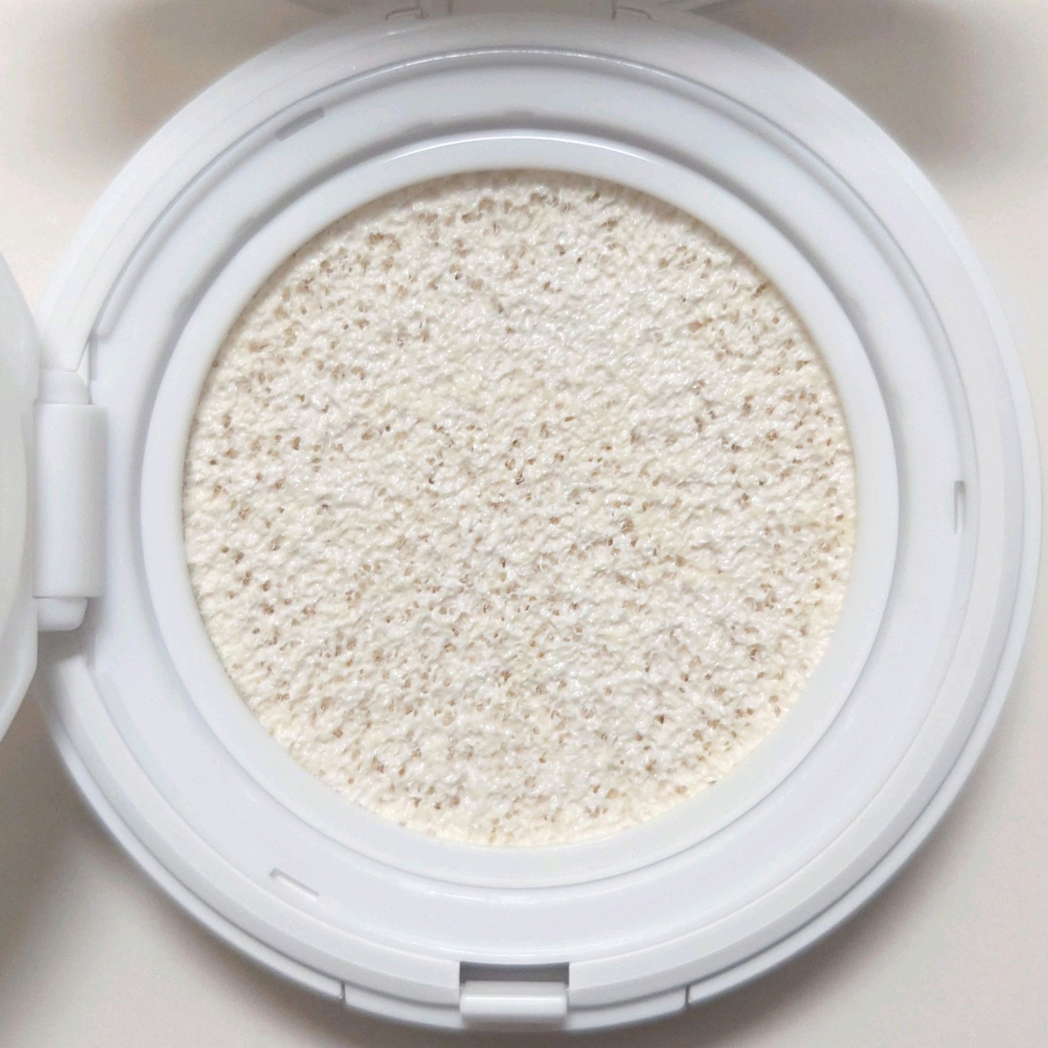 アディクション スキンケアUV タッチアップ クッション 101 Shell Glow（限定）/ADDICTION/クッションファンデーションを使ったクチコミ（2枚目）