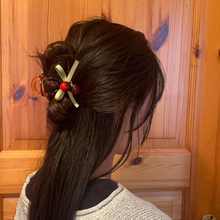 ❝ あいな ❞ on LIPS 「ヘアクリップを使ったハーフアップアレンジ髪の毛を巻かなくても可..」(8枚目)