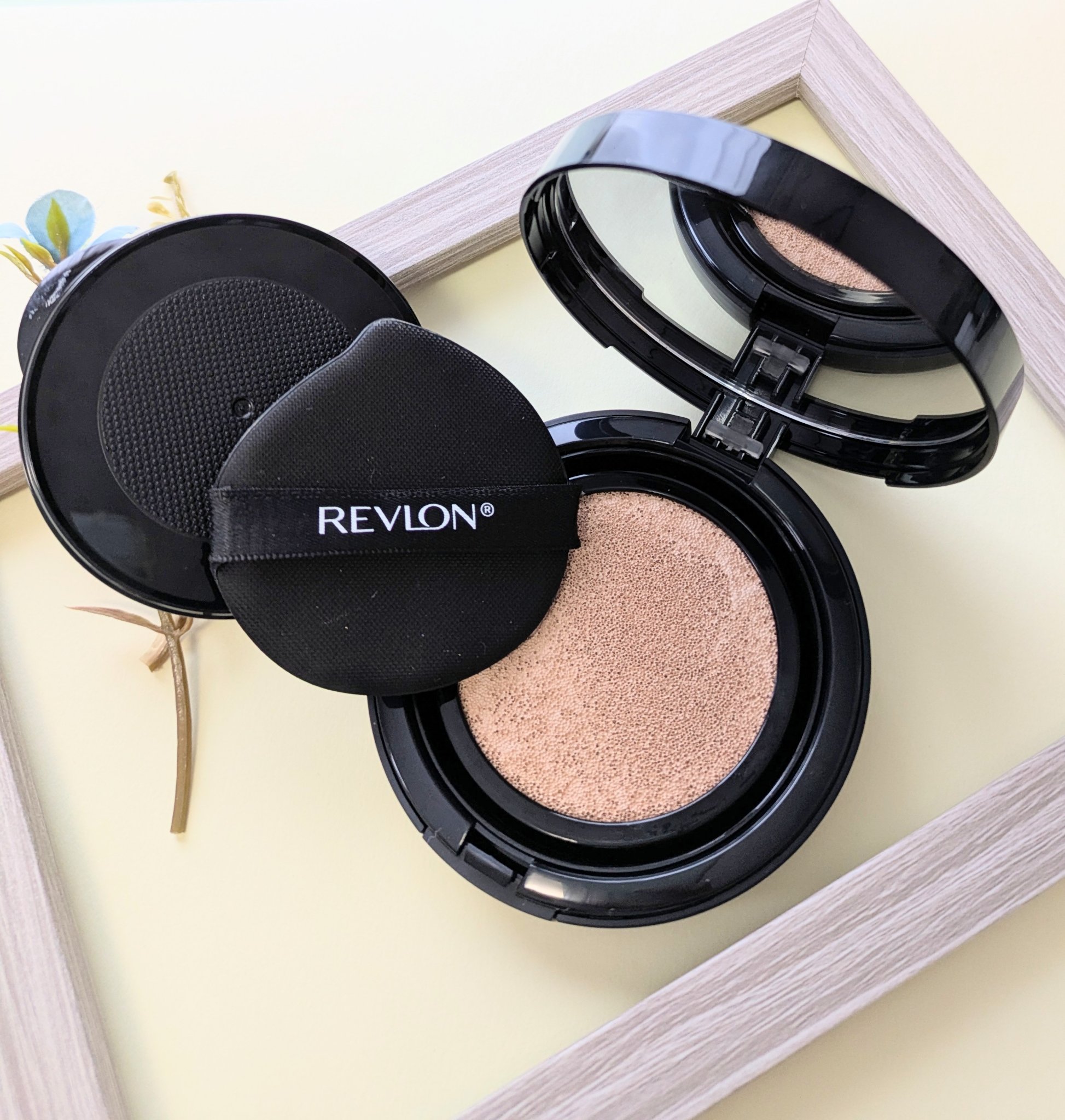 レブロン カラーステイ ロングウェア UV クッション ファンデーション/REVLON/クッションファンデーションを使ったクチコミ（2枚目）