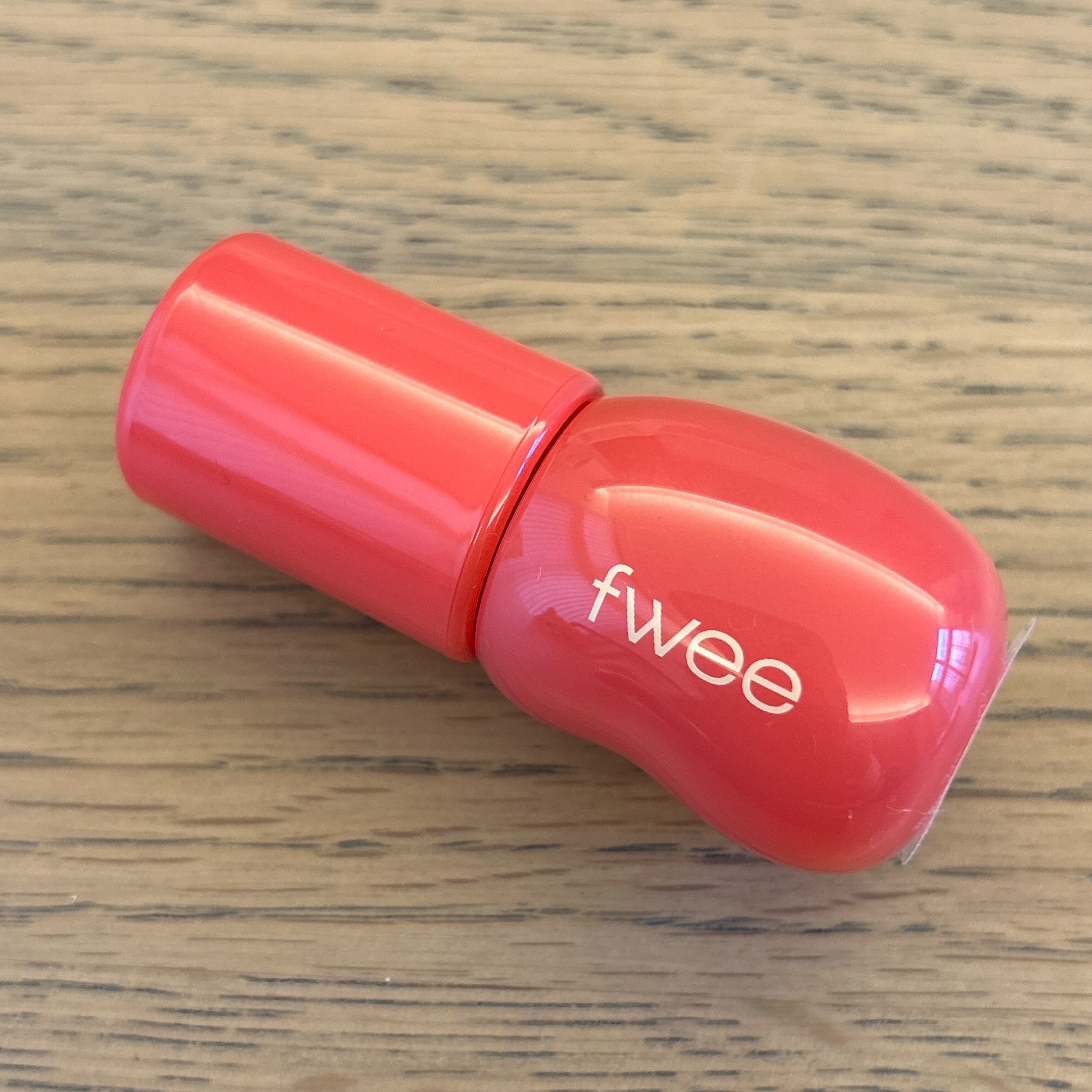フィー 3Dボリューミンググロス B02 ソルベ 70%/fwee/リップグロスを使ったクチコミ（1枚目）
