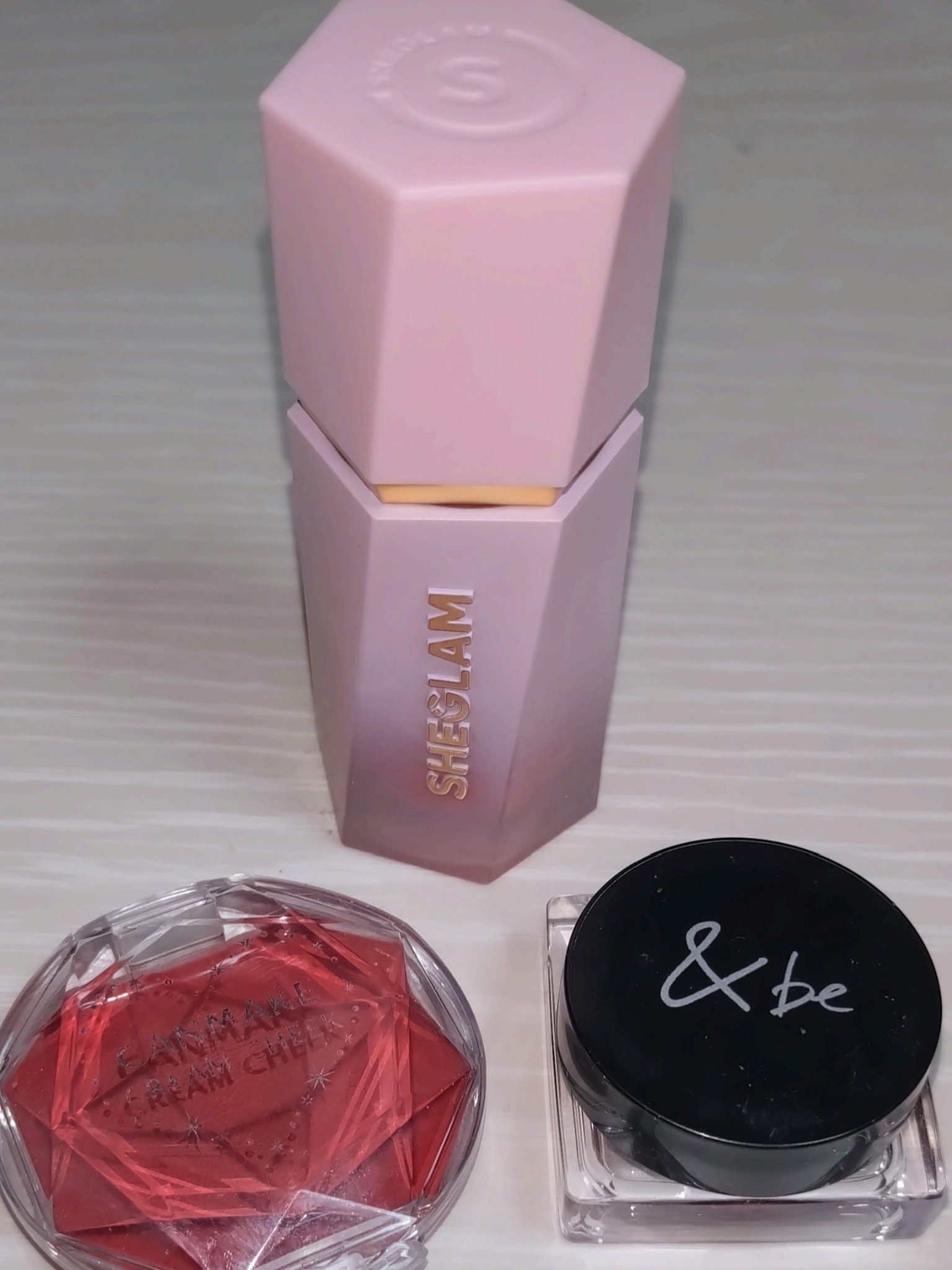 シーグラム カラーブルーム リキッドブラッシュ ディヴォーティッド(Devoted)/SHEGLAM/リキッドチークを使ったクチコミ（2枚目）