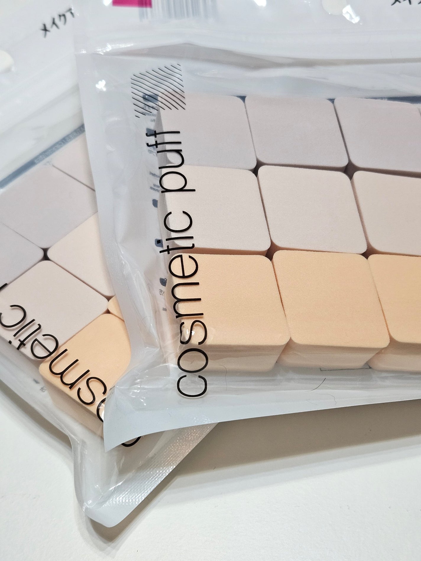 メイクアップスポンジ(15個、ダイヤモンド形)/DAISO/パフ・スポンジを使ったクチコミ(2枚目)