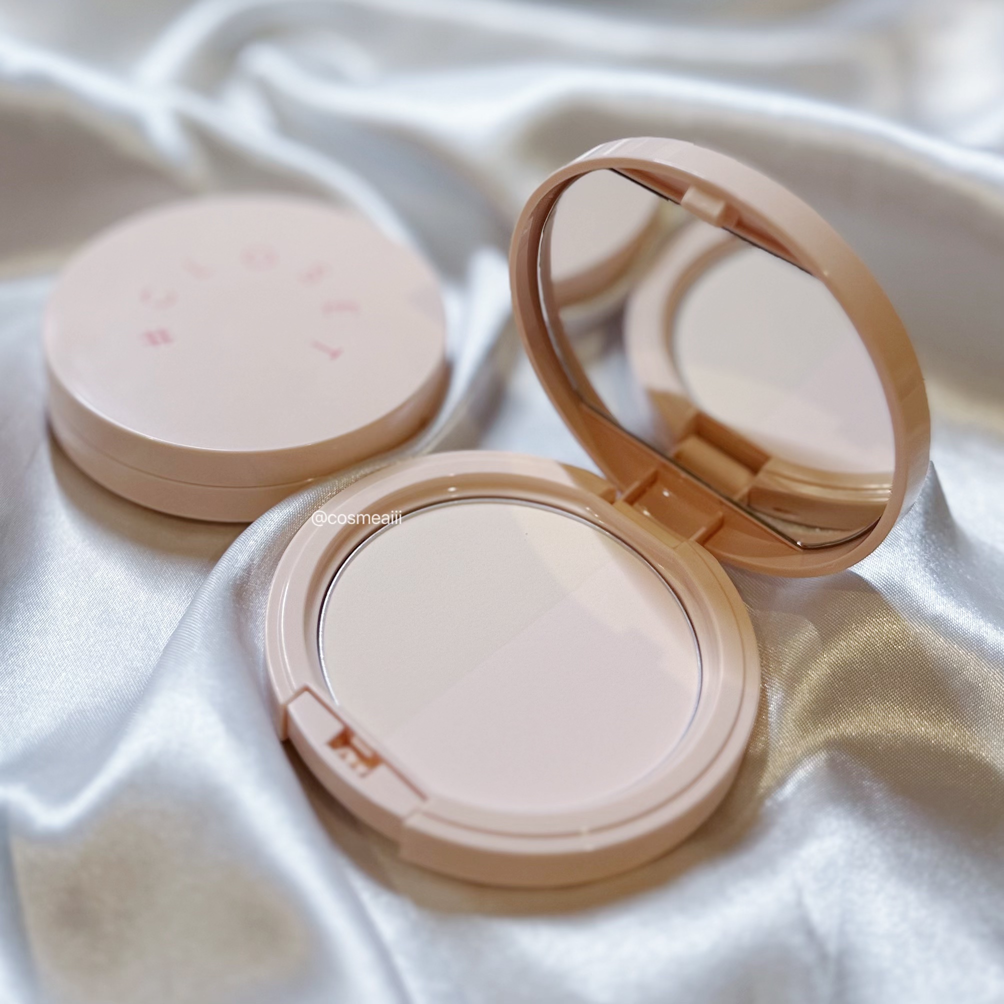 イージーポアレスパウダー/#CLOSET/プレストパウダーを使ったクチコミ（2枚目）