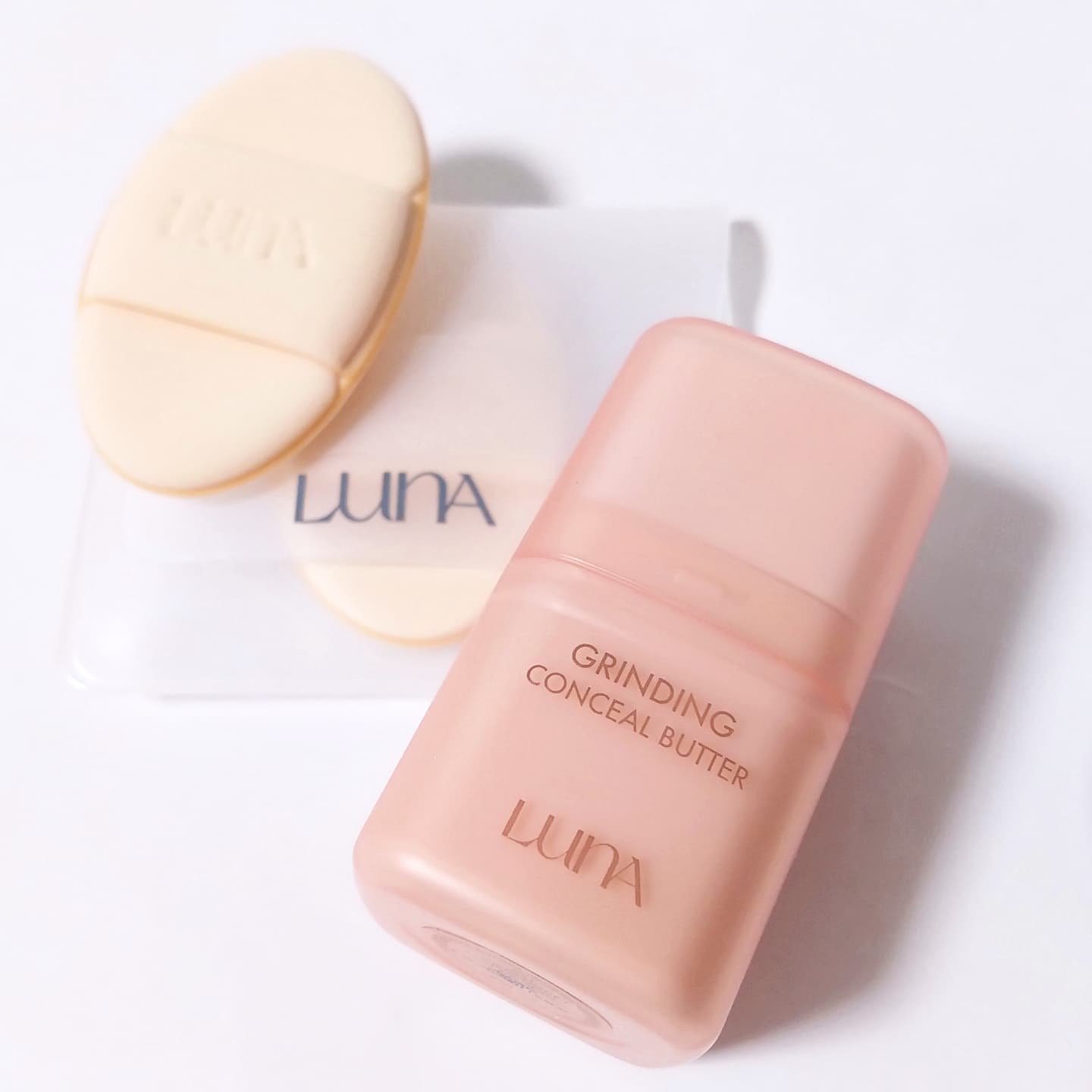 グラインディングコンシールバター 01 サーモンベージュ/LUNA/クリームコンシーラーを使ったクチコミ（2枚目）