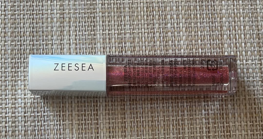 ダイヤモンドシリーズ 星空リキッドアイシャドウ 11花火映り/ZEESEA/リキッドアイシャドウを使ったクチコミ（1枚目）