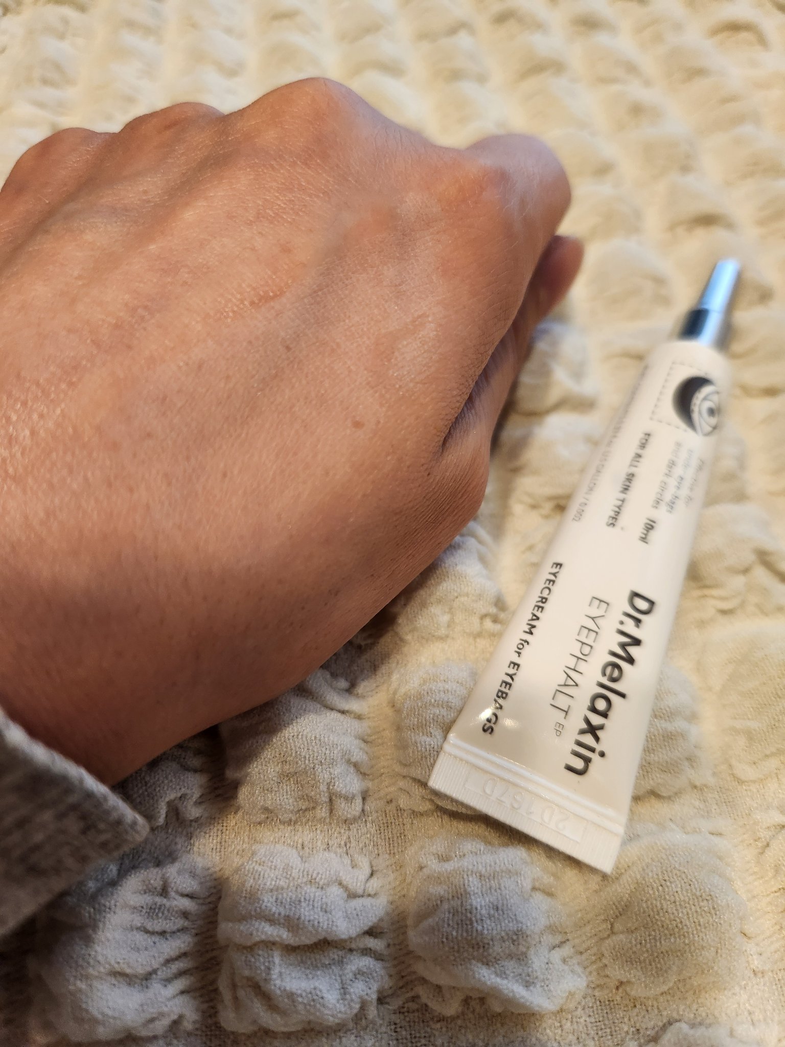 アイファルトアイバッククリーム/Dr.Melaxin/アイケア・アイクリームを使ったクチコミ（3枚目）