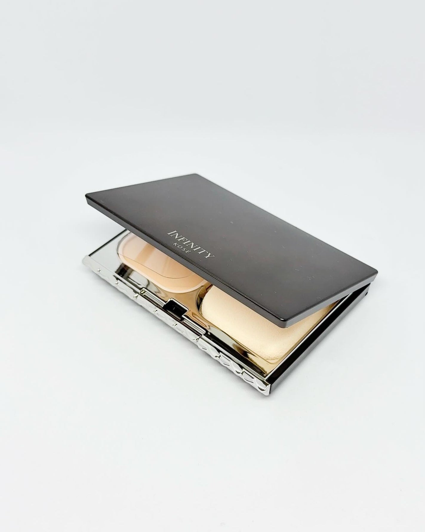 スキンルミナンス ファンデーション/インフィニティ/パウダーファンデーションを使ったクチコミ(1枚目)