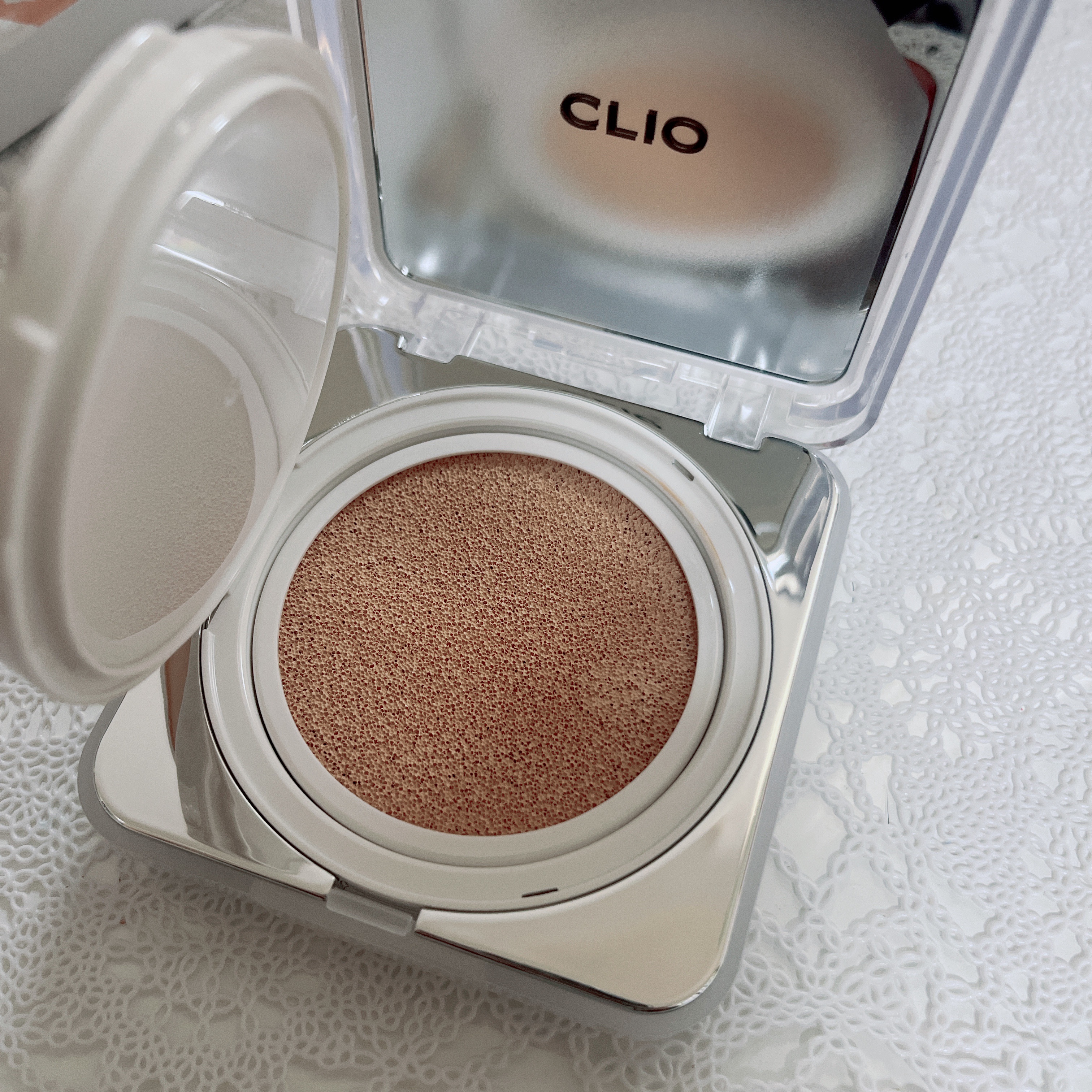 クリオ キル カバー スキン フィクサー クッション 21N リネン(ニャン生逆転)/CLIO/クッションファンデーションを使ったクチコミ（2枚目）