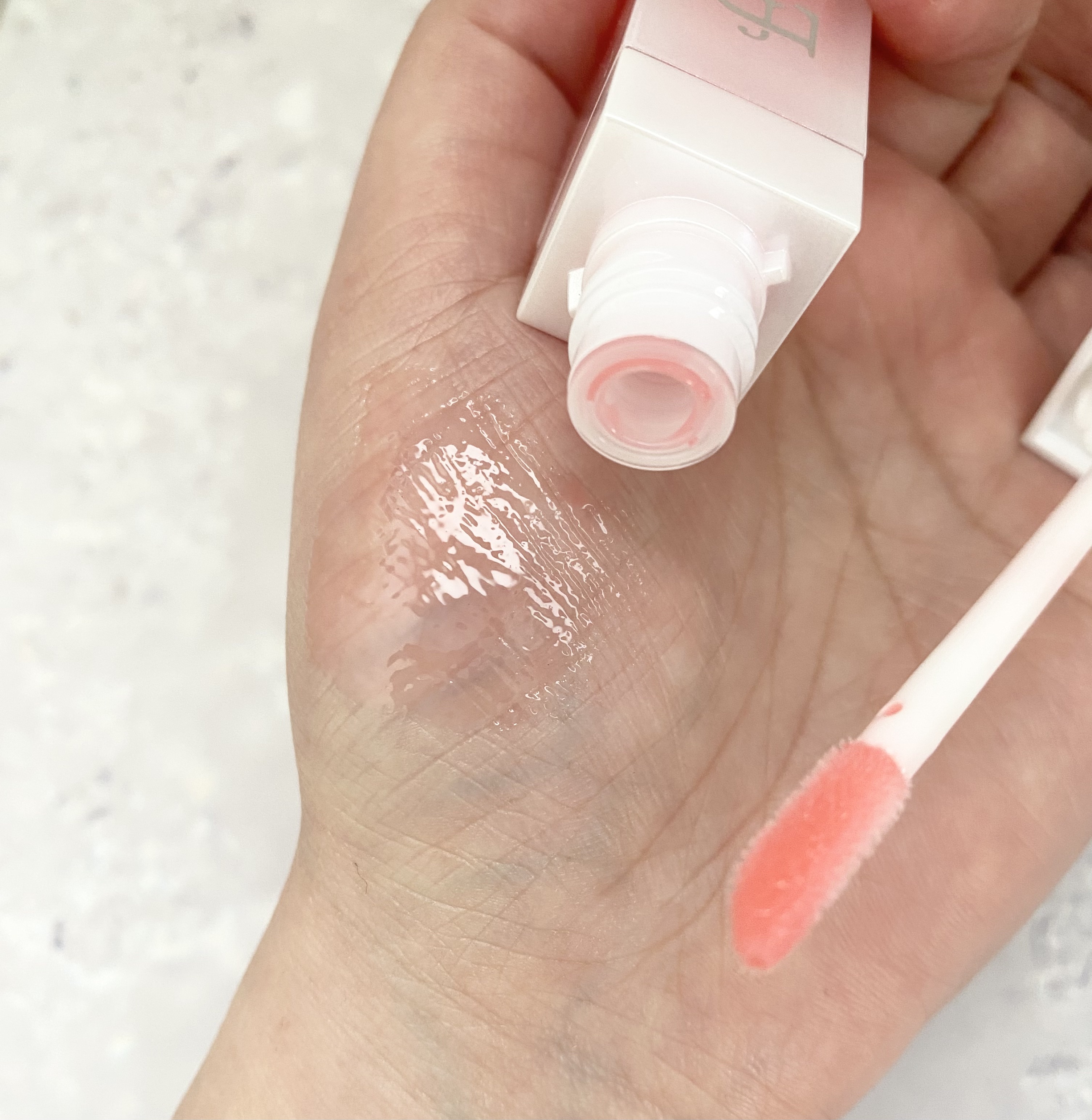 エテルナムリップセラム ​​ A002（コーラルピンク）/エテルナム/リップ美容液を使ったクチコミ（3枚目）