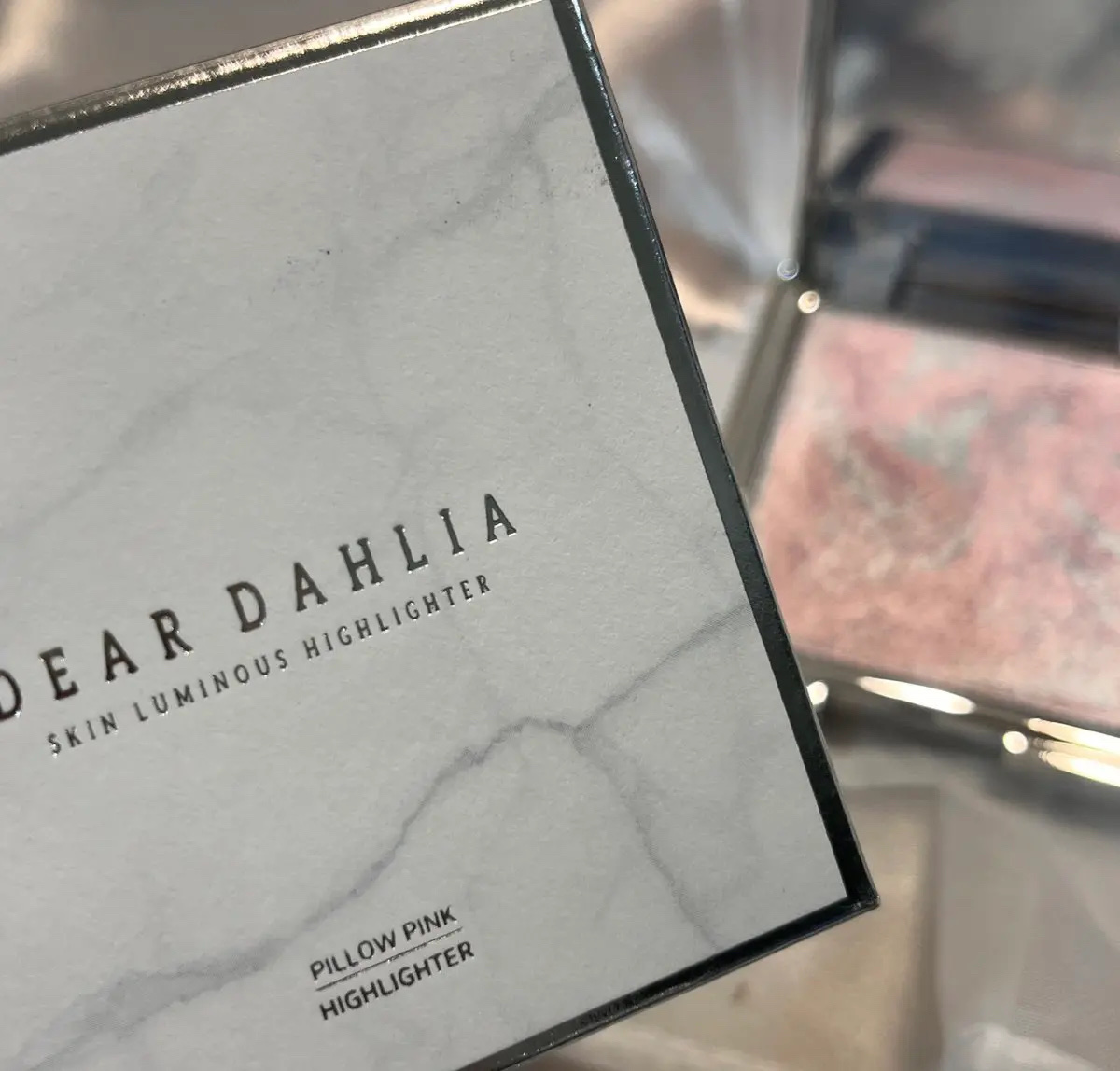 スキンルミナスハイライター/DEAR DAHLIA/パウダーハイライトを使ったクチコミ（2枚目）