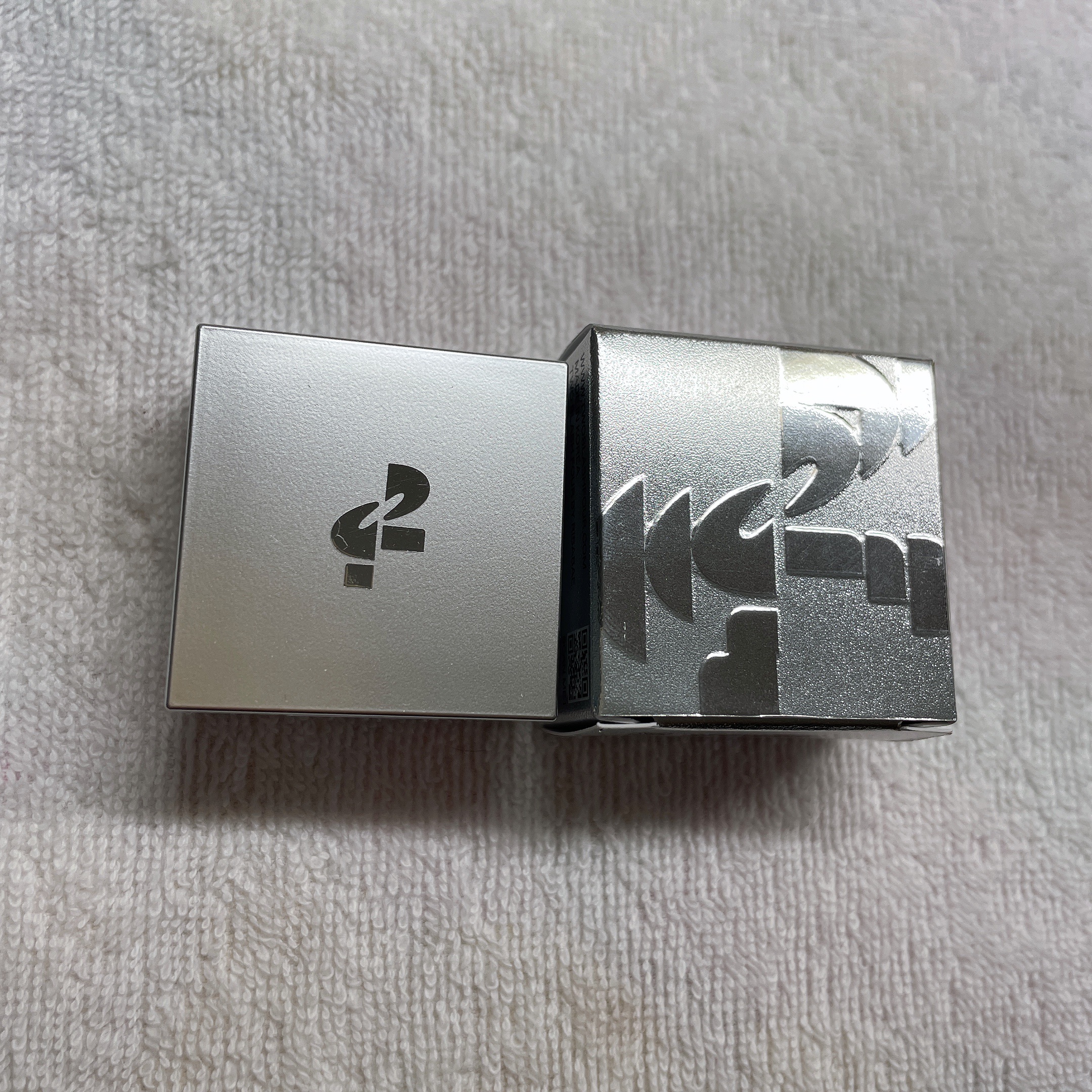 ストロビングフェイスキューブ/TWO SLASH FOUR/ハイライトを使ったクチコミ（2枚目）