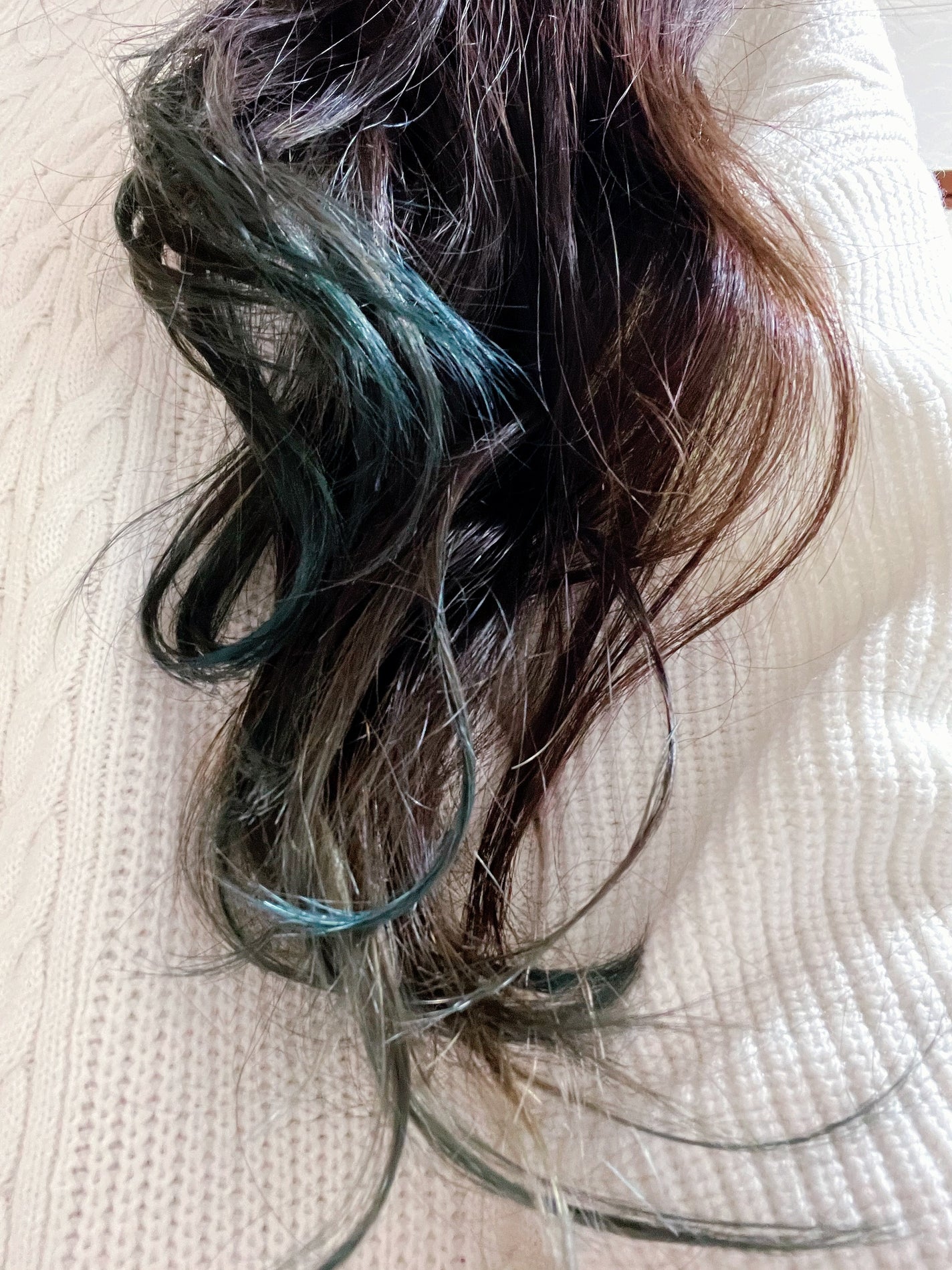 Airi on LIPS 「【Tottimo!アクアブルーディップカラー】使って、家で染め..」(4枚目)