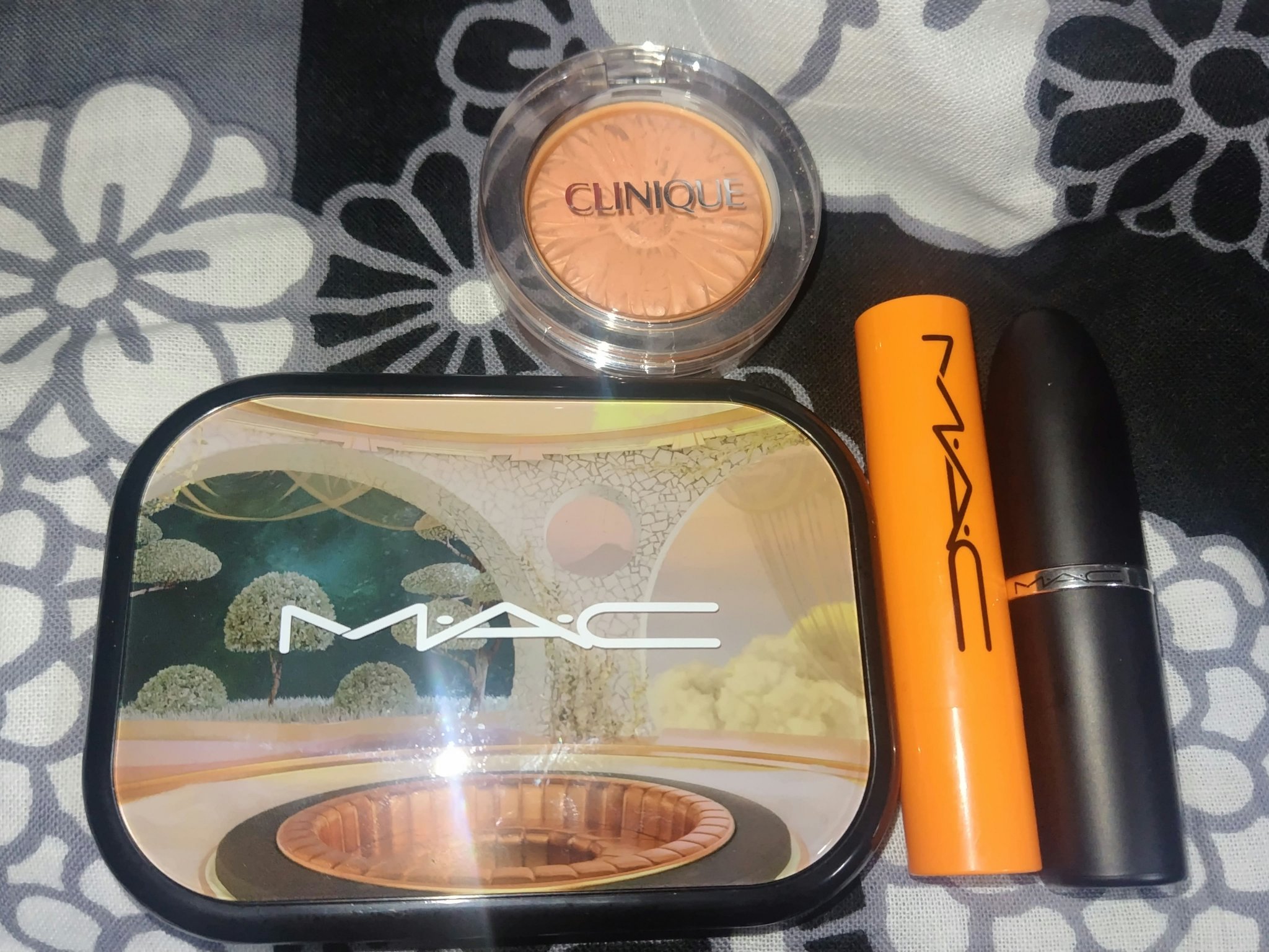 スクワート プランピング グロス スティック ハザード/M・A・C/リップバームを使ったクチコミ（1枚目）