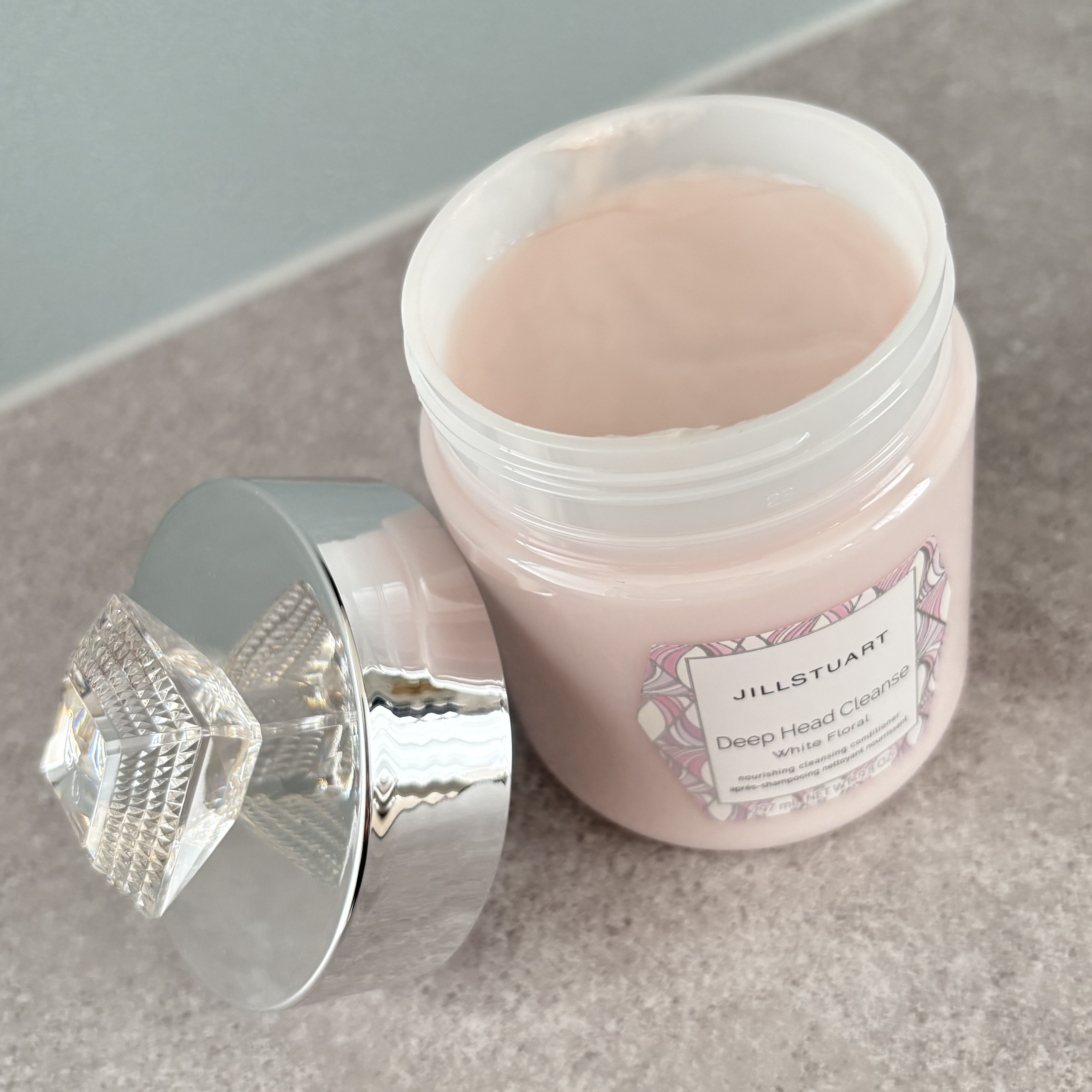 ディープ ヘッドクレンズ　ホワイトフローラル/JILL STUART/市販シャンプーを使ったクチコミ（2枚目）