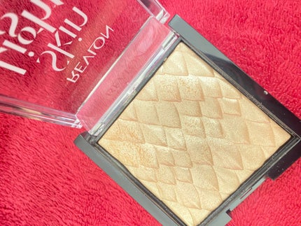 スキンライト プリズマティック ハイライター/REVLON/プレストパウダーを使ったクチコミ(1枚目)