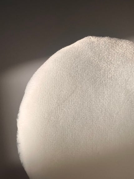 miiiiiiiinan on LIPS 「気品ある輝きを纏うシルクフェイスパウダー/□厳選されたシルクパ..」(5枚目)