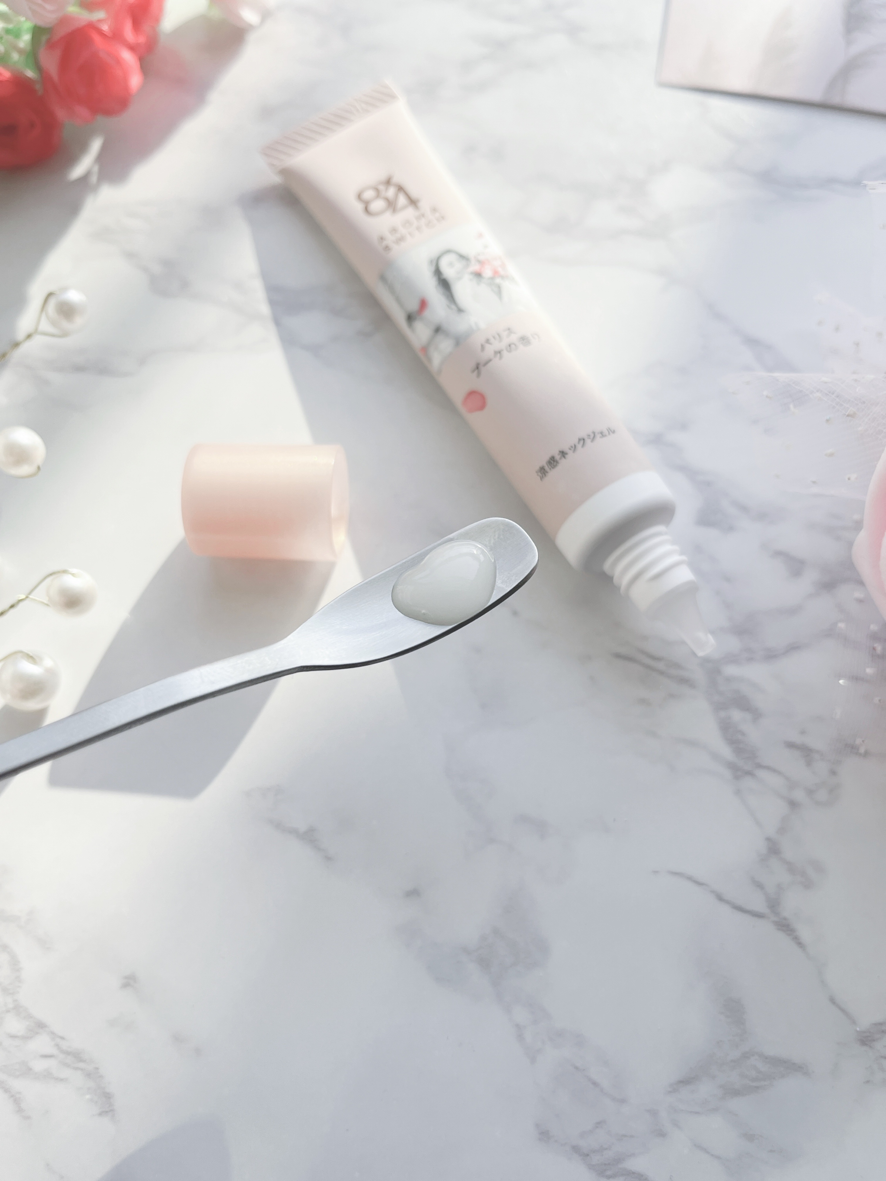 8x4 アロマスイッチ 涼感ネックジェル パリスブーケの香り/８ｘ４/デオドラント・制汗剤を使ったクチコミ（2枚目）