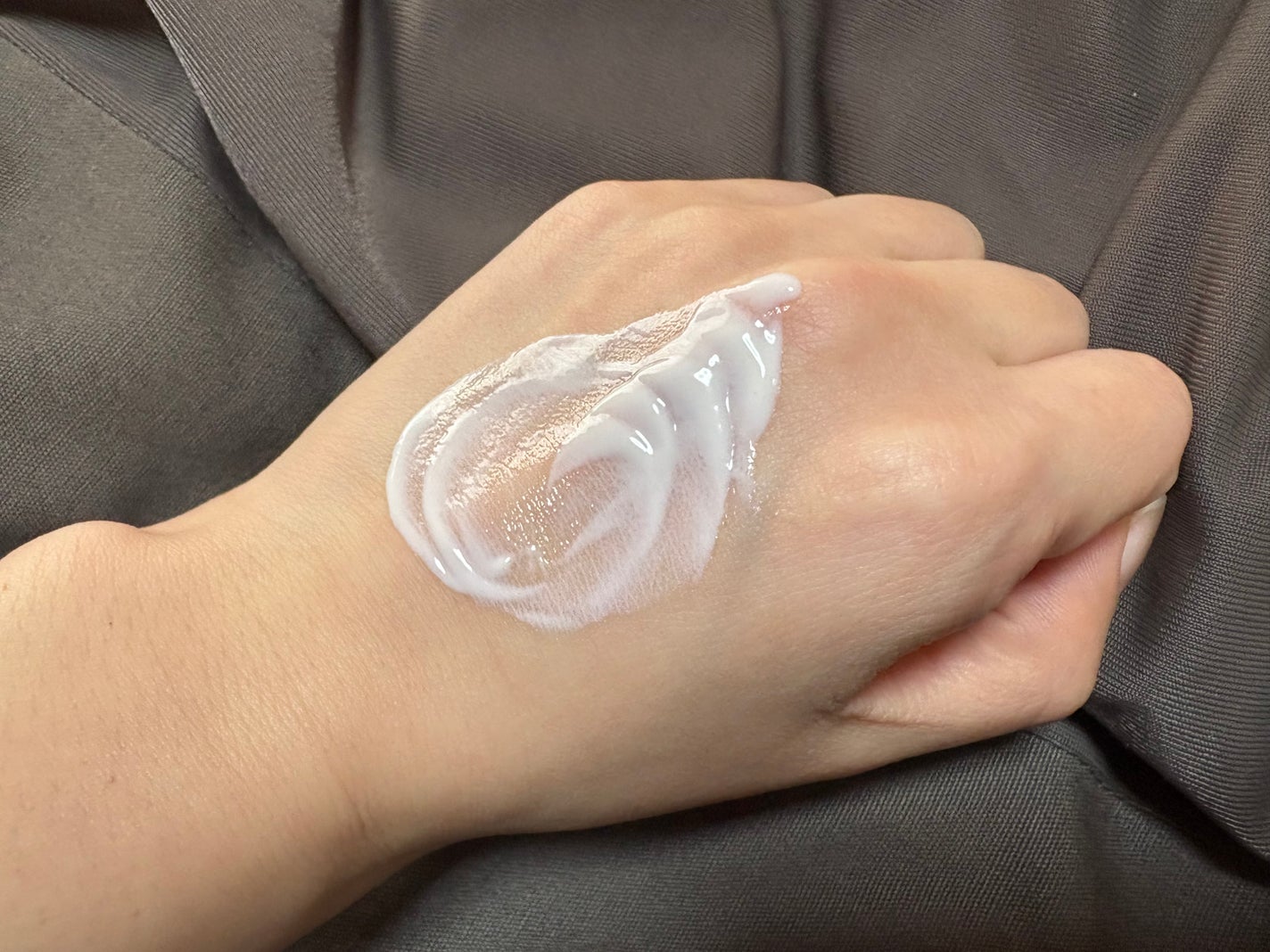 ヒアルーシカ ウォーターフィット サンセラム/SKIN1004/日焼け止めローションを使ったクチコミ(6枚目)