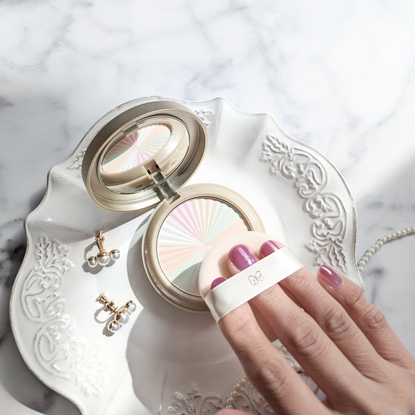 カラフルプレスドパウダー/ISARO/プレストパウダーを使ったクチコミ(3枚目)