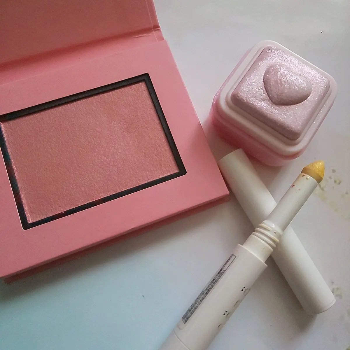 ノンセクショングローリーティント/EQUMAL/リップティントを使ったクチコミ（3枚目）