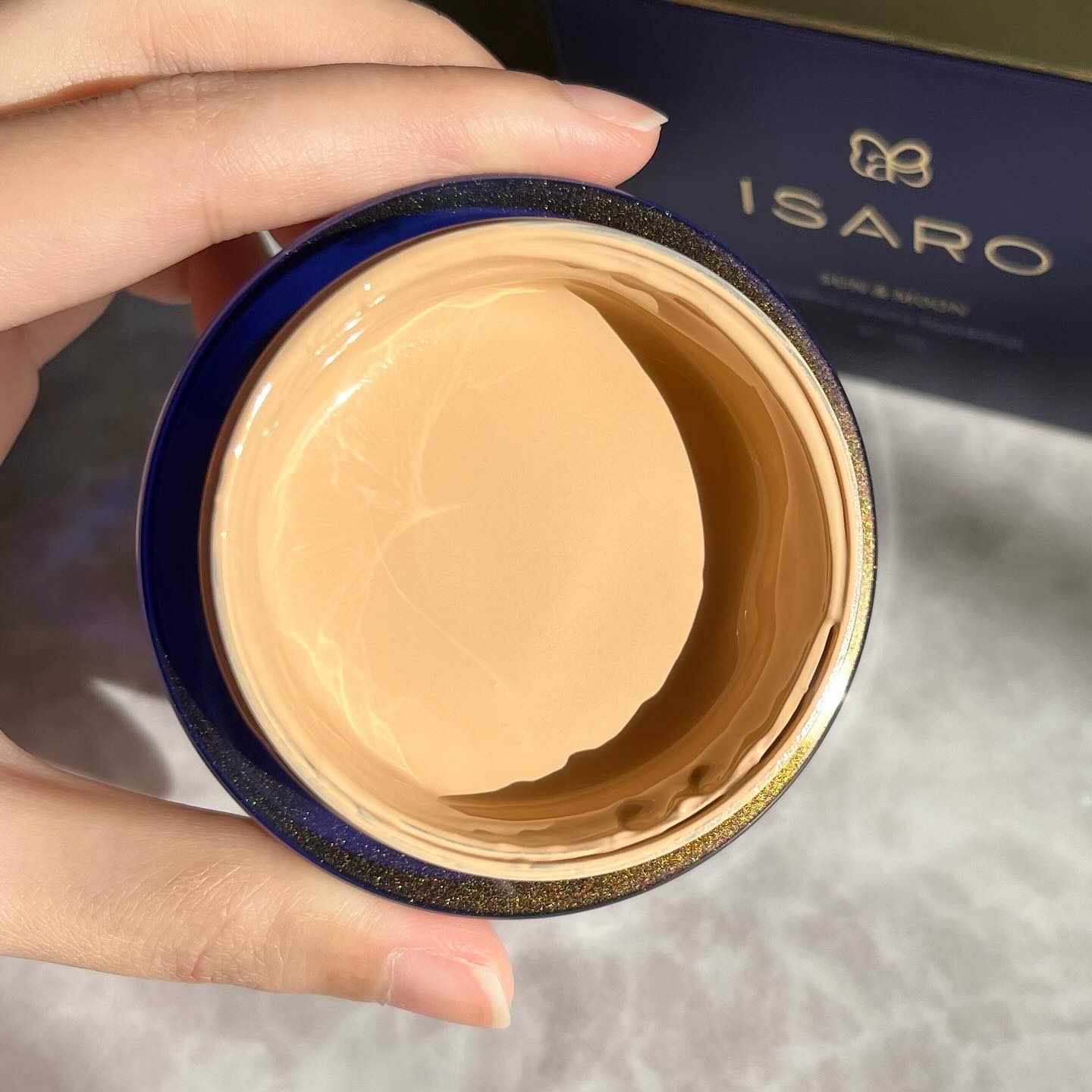 エッセンスクリーミーファンデーション/ISARO/リキッドファンデーションを使ったクチコミ（3枚目）