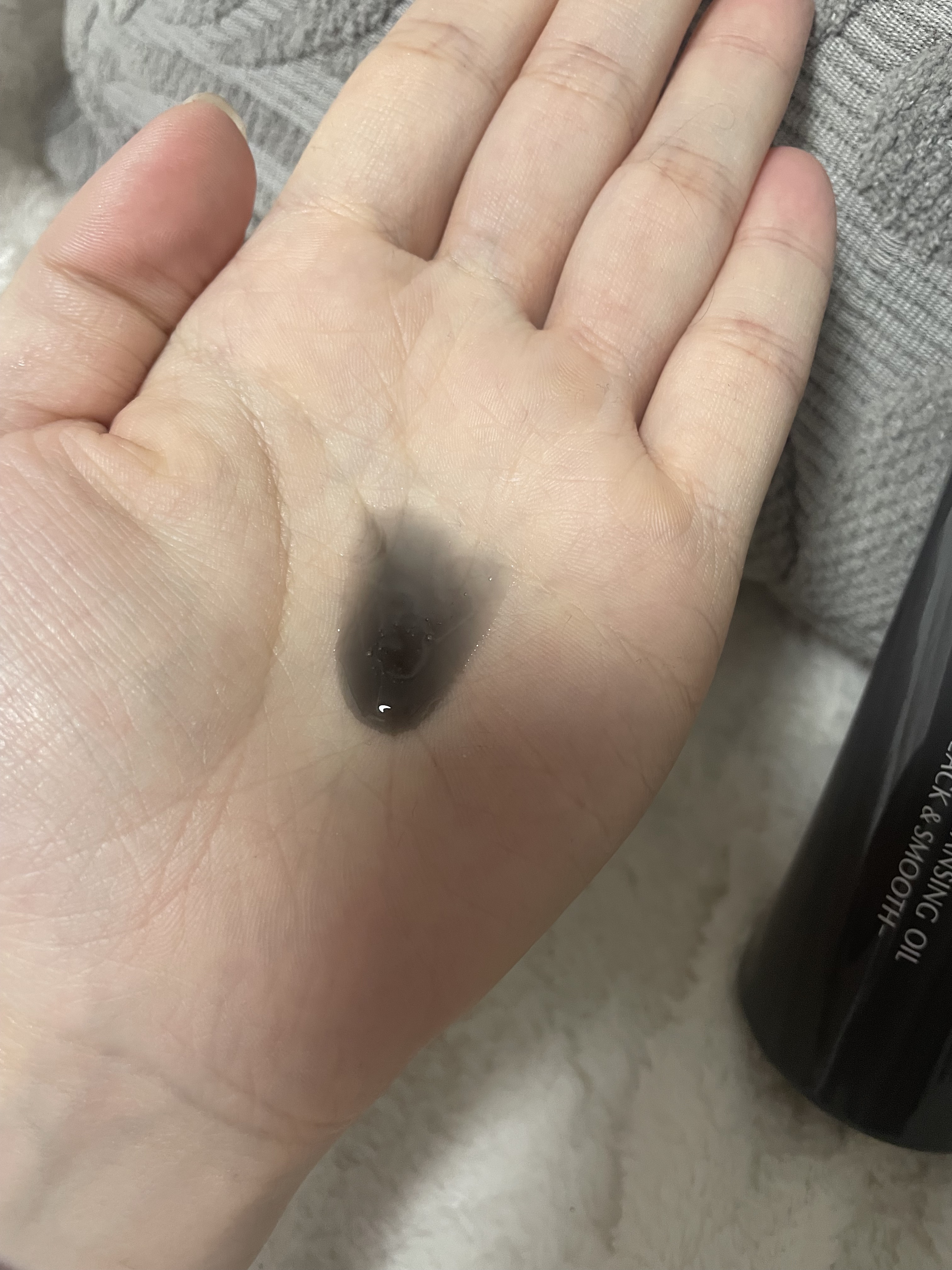 マイルドクレンジング オイル〈ブラック＆スムース〉/ファンケル/オイルクレンジングを使ったクチコミ（2枚目）