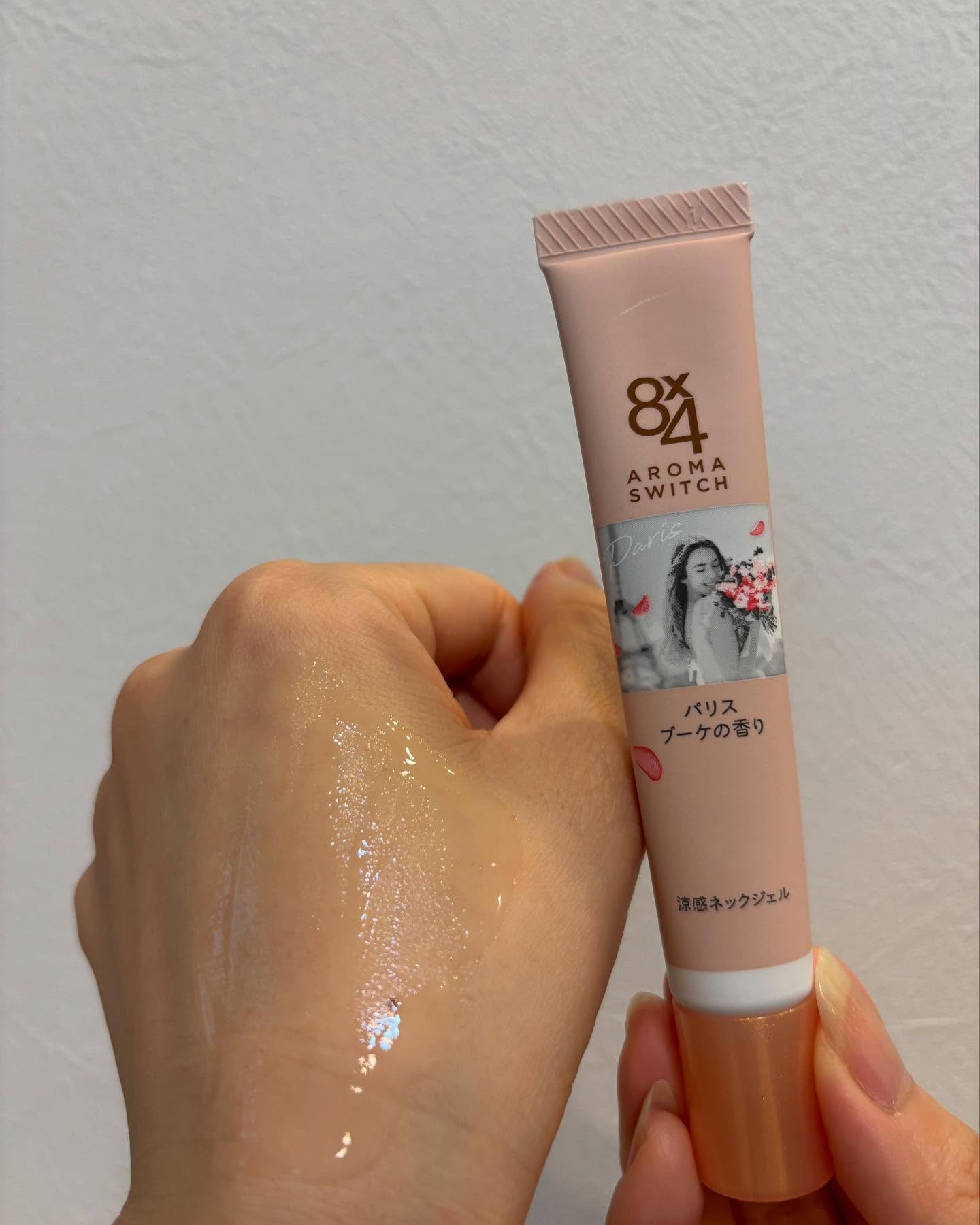 8x4 アロマスイッチ 涼感ネックジェル パリスブーケの香り/８ｘ４/デオドラント・制汗剤を使ったクチコミ（3枚目）