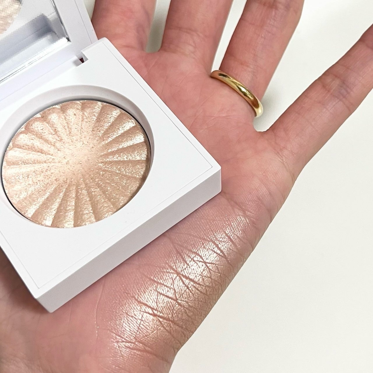 OFRA mini Highlighter/Ofra Cosmetics/パウダーハイライトを使ったクチコミ(4枚目)