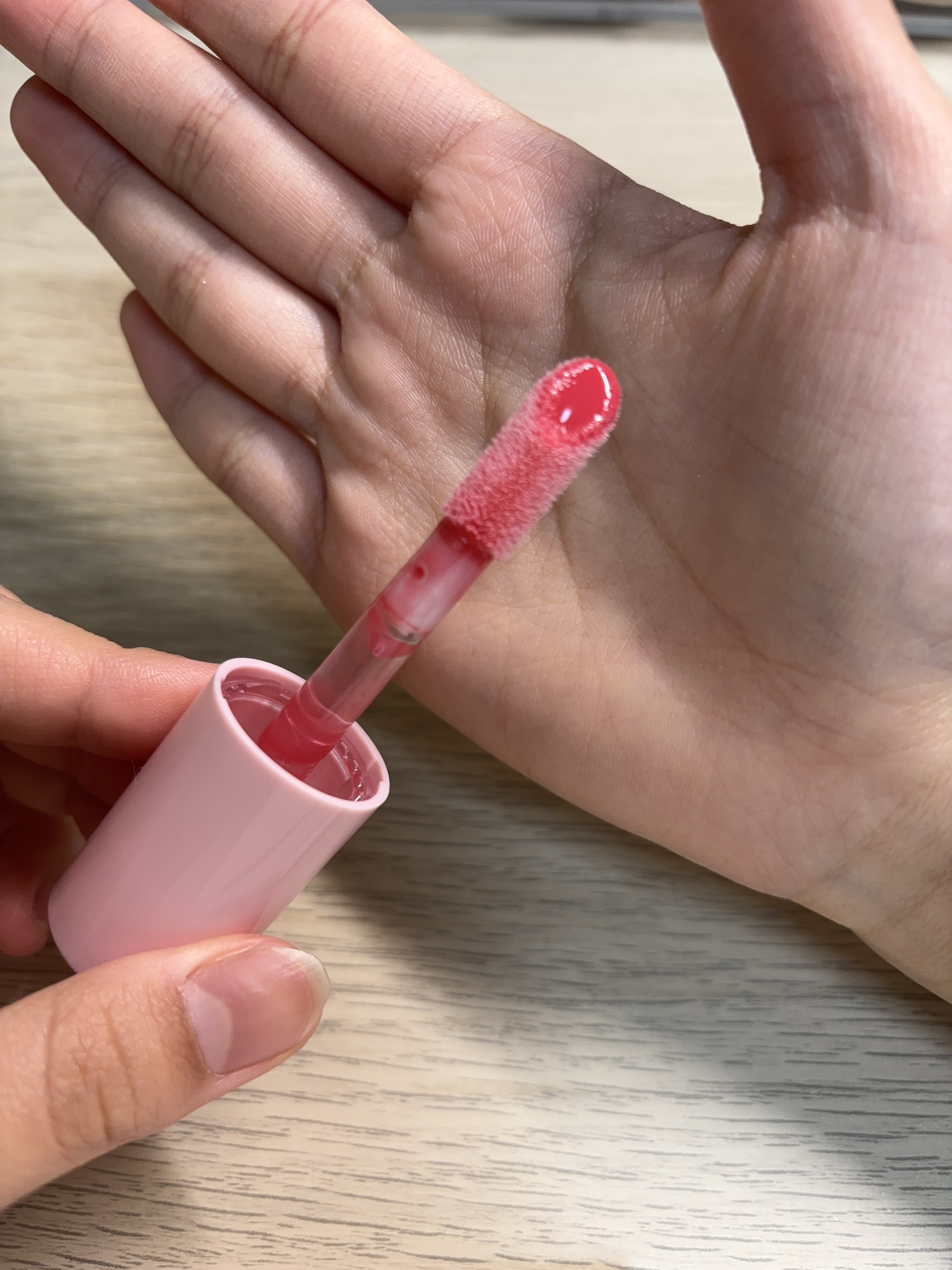 インク グラスティング リップ グロス/PERIPERA/リップグロスを使ったクチコミ（2枚目）