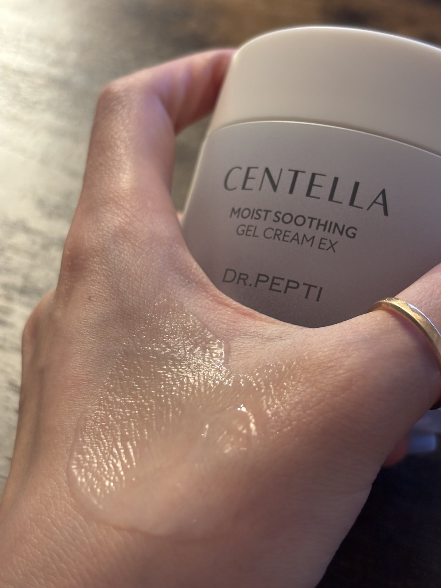 センテラモイストスージングジェルクリーム/DR.PEPTI/その他スキンケアを使ったクチコミ（3枚目）
