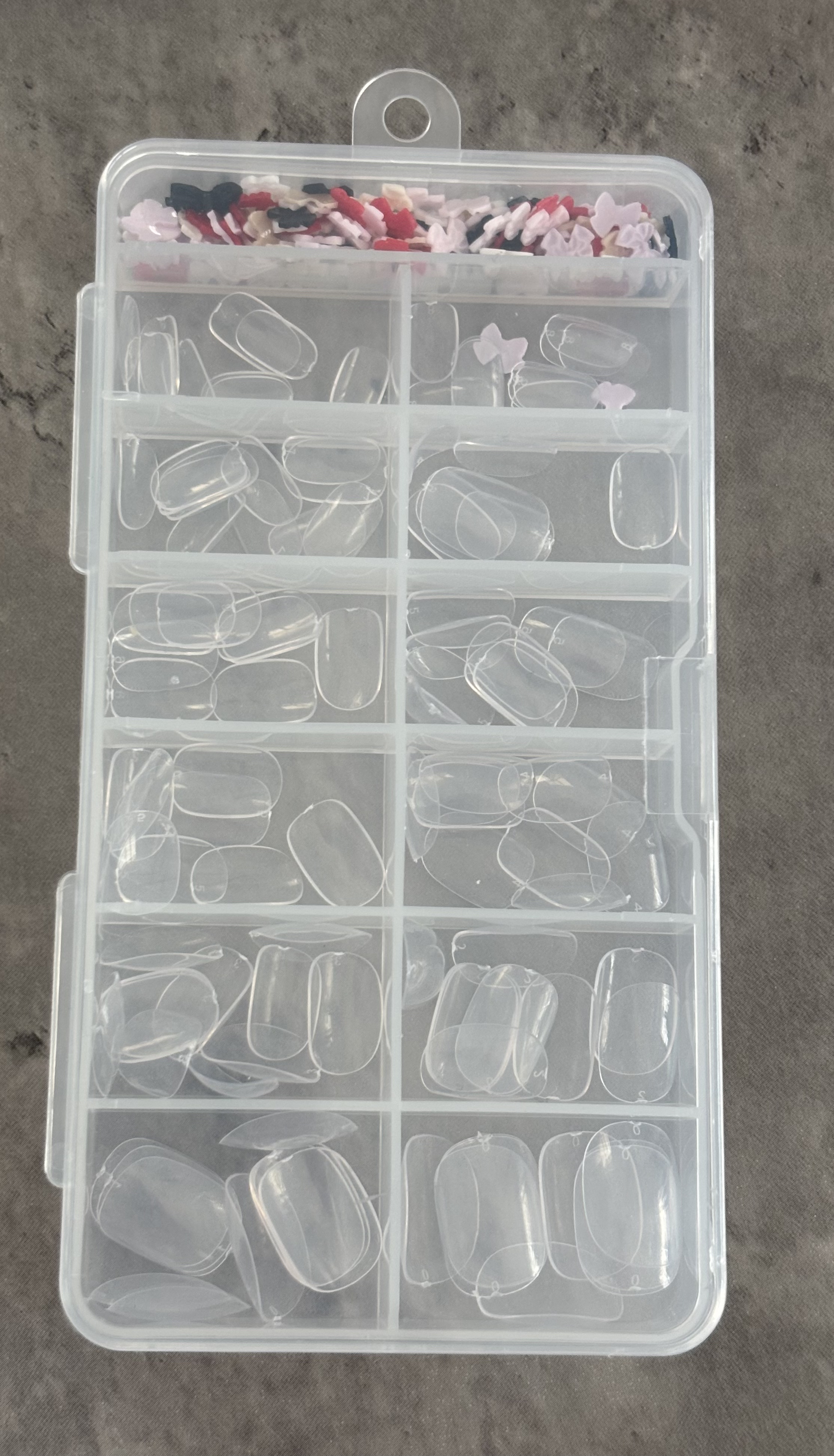 ネイルカラー 13 すずめの羽/PAUL & JOE BEAUTE/マニキュアを使ったクチコミ（1枚目）