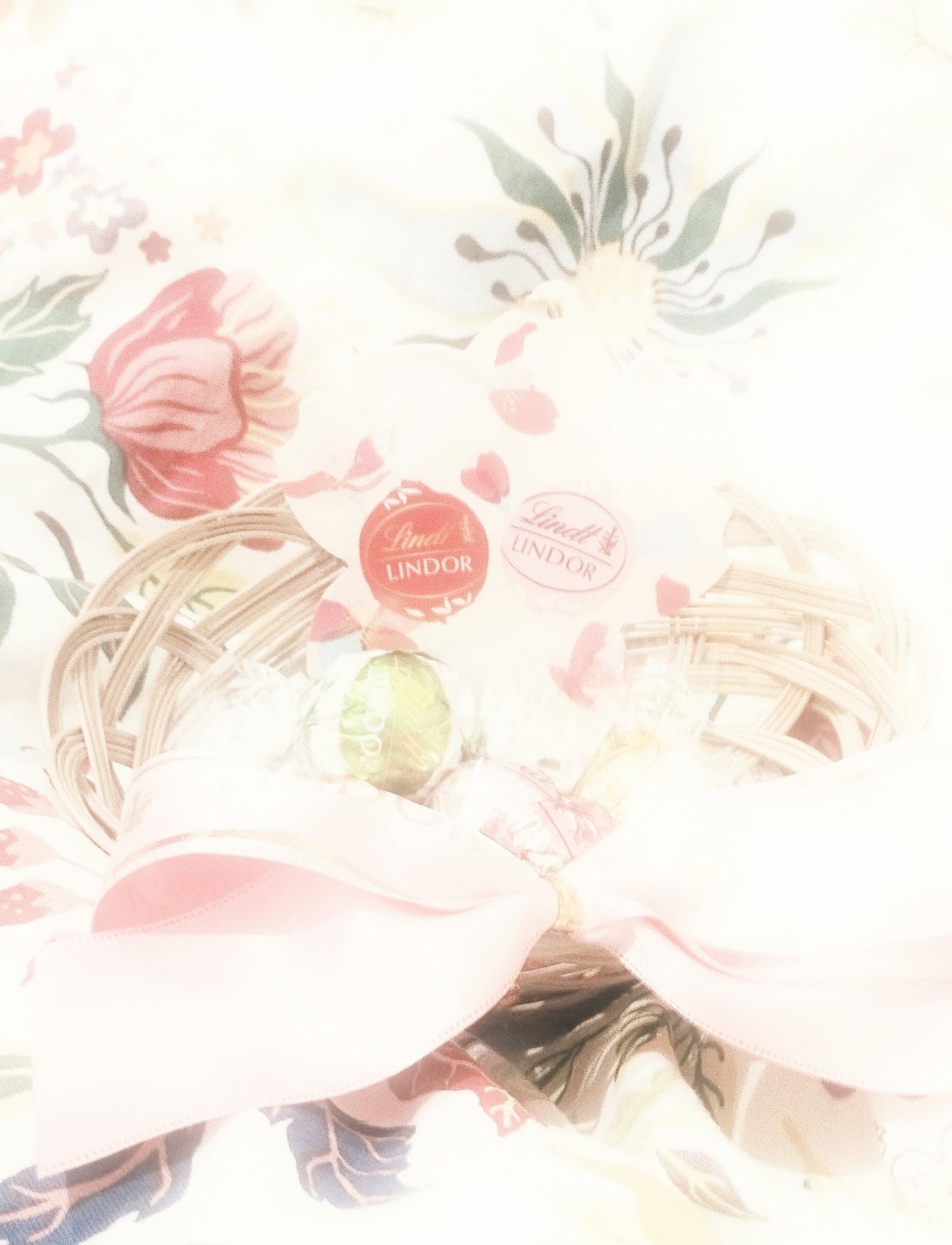 Rrれーちゃん on LIPS 「1日遅れのホワイトデー🍫🤍 lindt..」(1枚目)