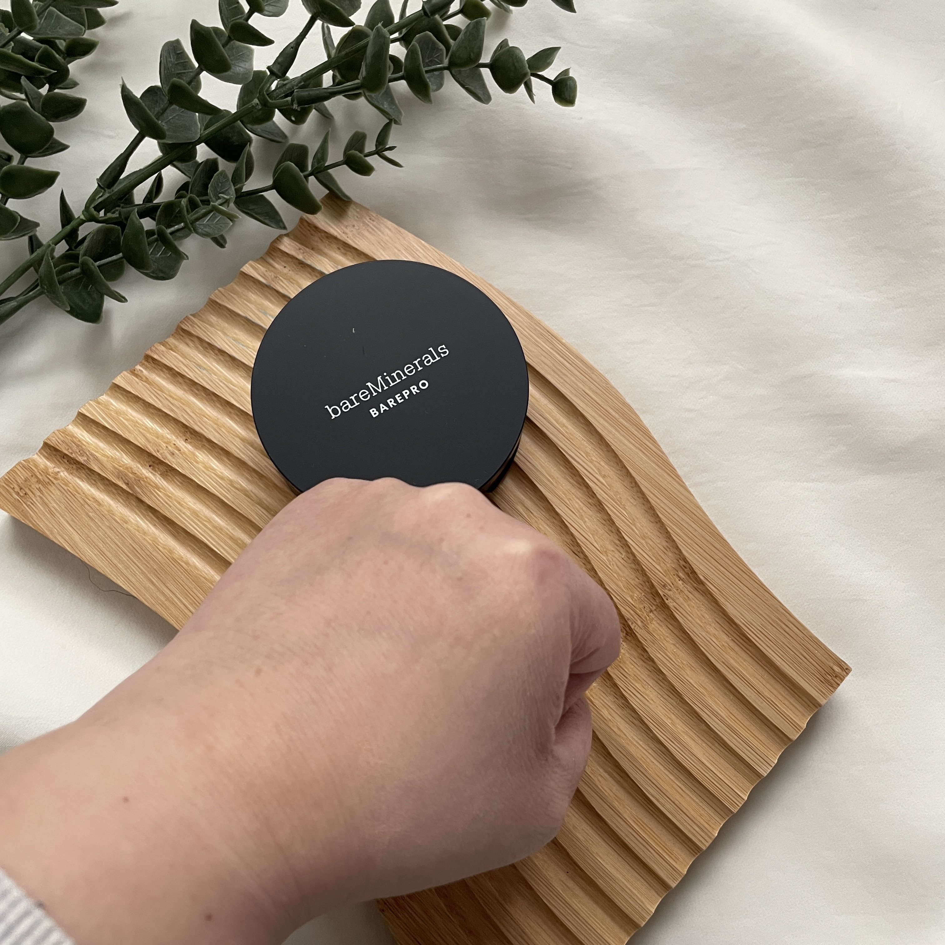 ベアプロ 24HR パウダー ファンデーション/bareMinerals/パウダーファンデーションを使ったクチコミ（2枚目）