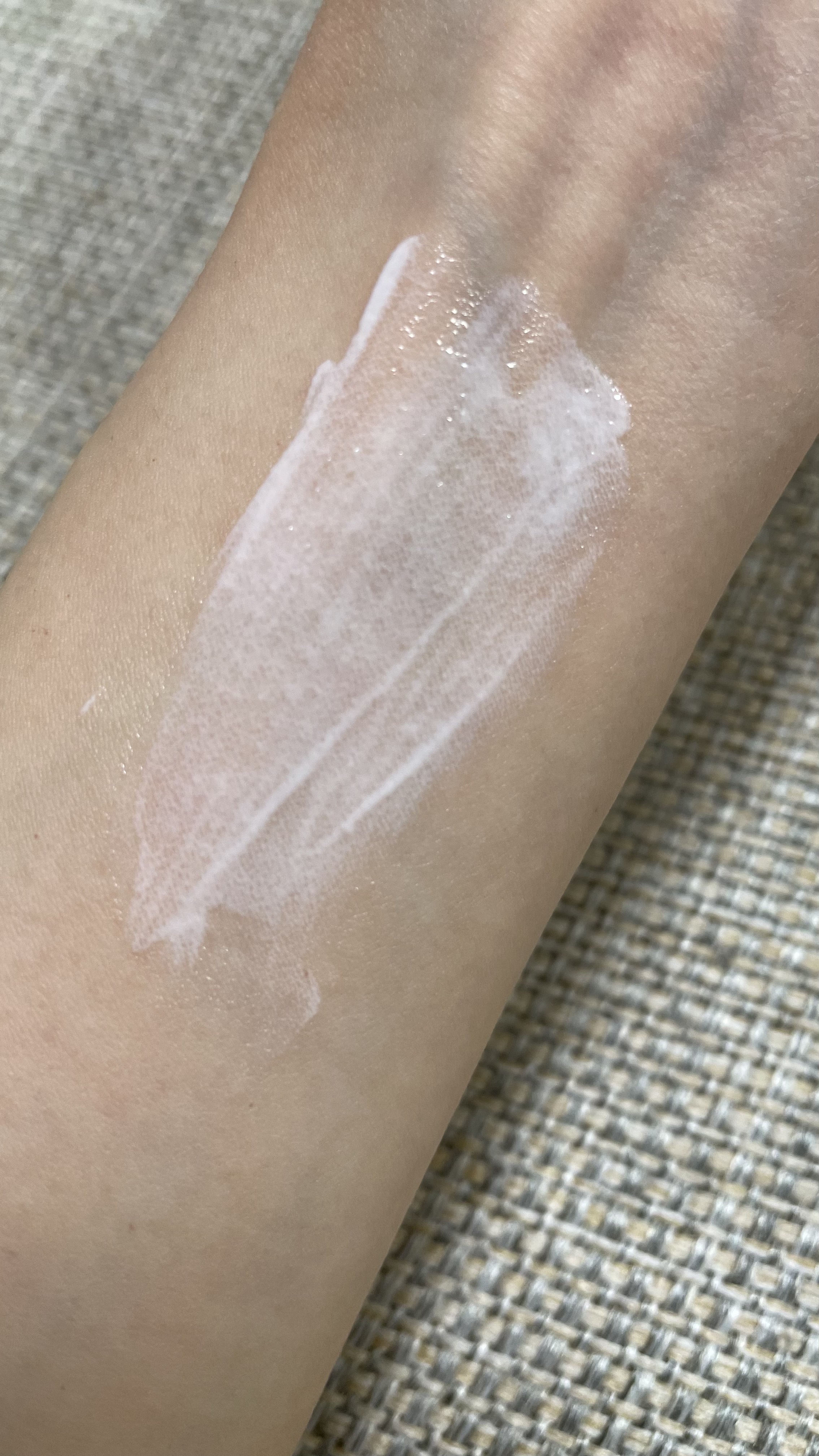 ヒアルーシカ ウォーターフィット サンセラム/SKIN1004/日焼け止めローションを使ったクチコミ（3枚目）