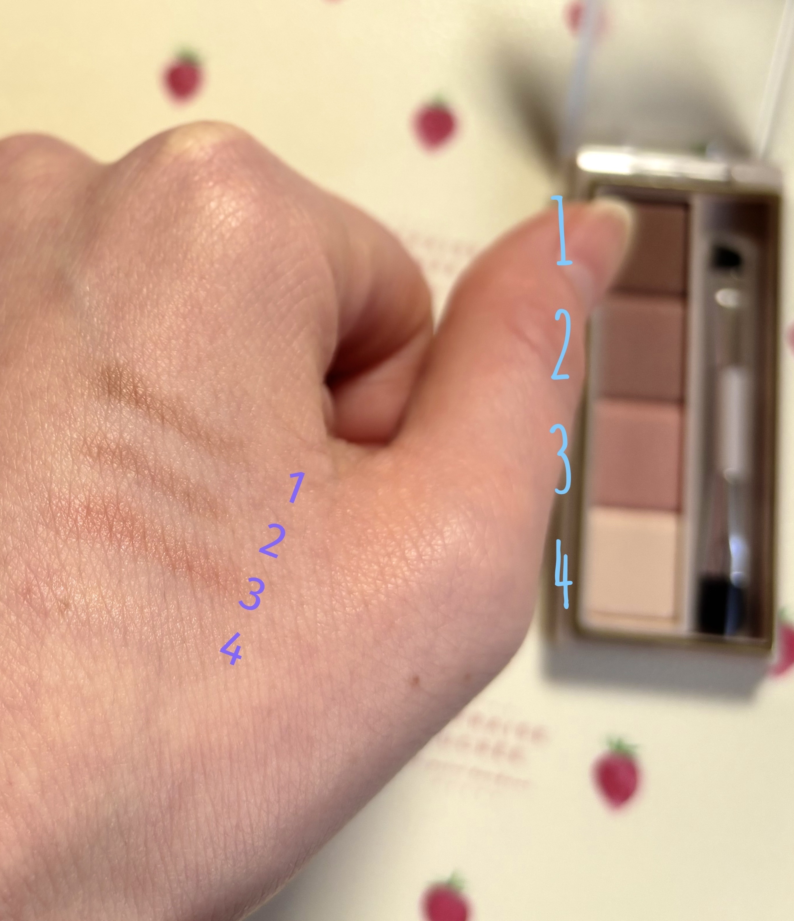 ケイト デザイニングアイブロウ3D/KATE/パウダーアイブロウを使ったクチコミ（3枚目）